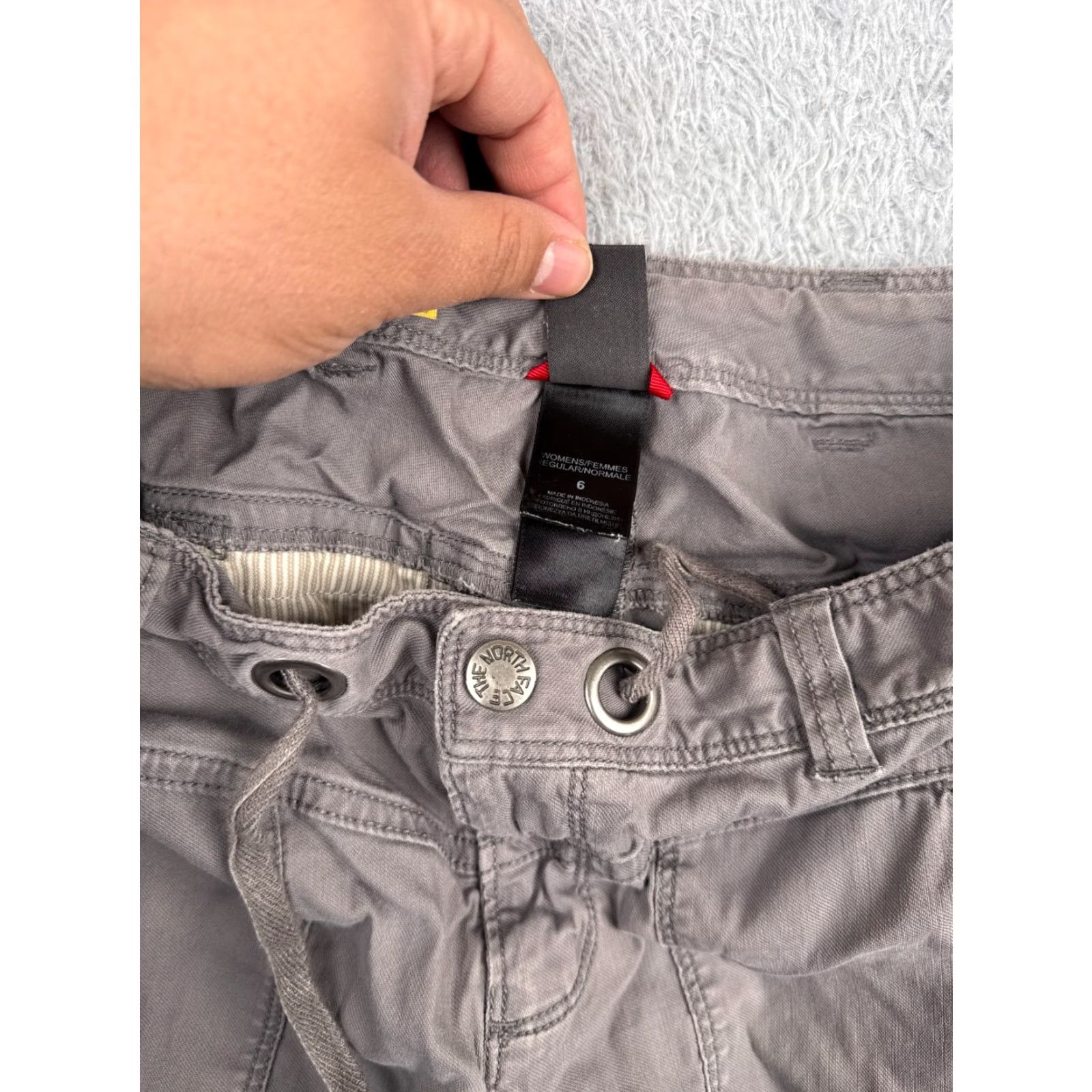 The North Face The North Face Shorts Women 6 Gray Chino Cotton Blend Twill Hiking Camp 31x10 Size 28" / US 6 / IT 42 - 3 Thumbnail
