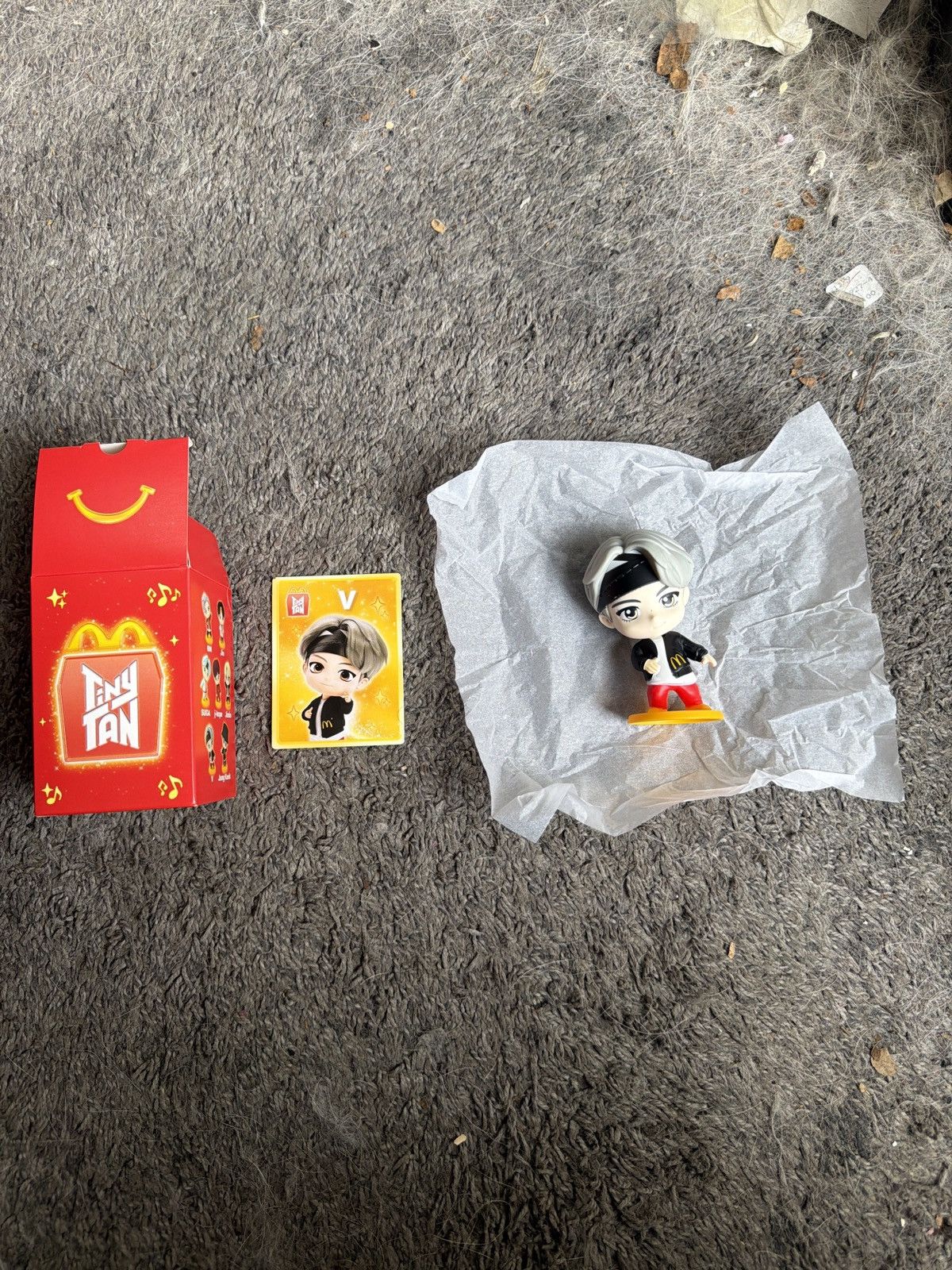 Hypebeast 2025 McDonald’s TinyTAN V Figure Size ONE SIZE - 1 Thumbnail