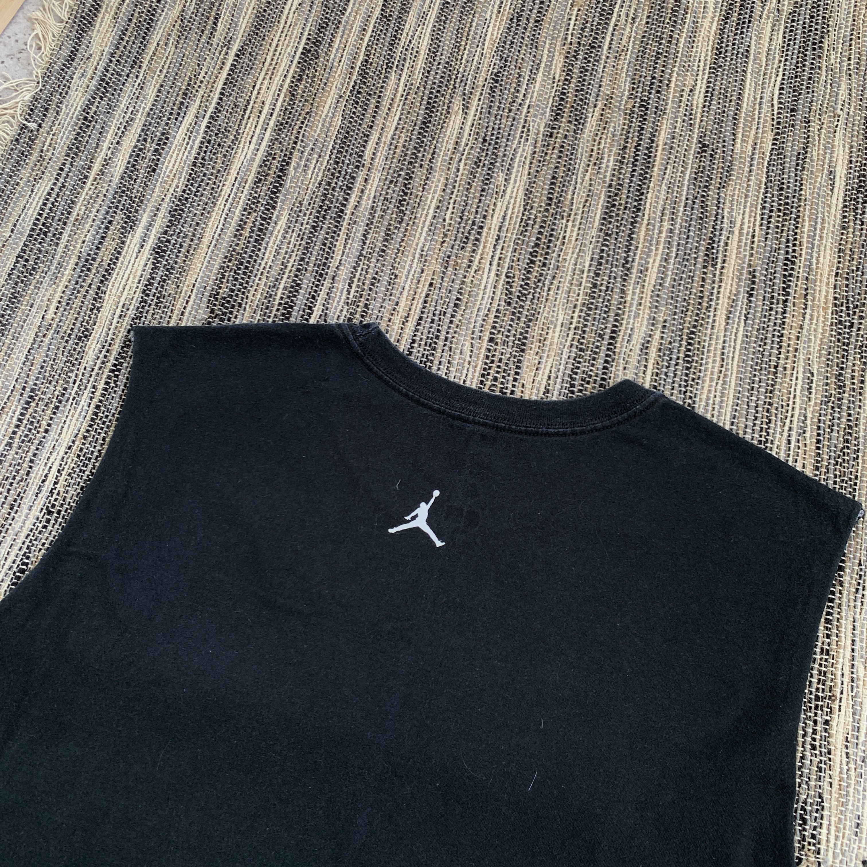 Jordan Brand Vintage Nike Air Jordan Black 90s Graphic Tank Top Tee Shirt Size US L / EU 52-54 / 3 - 6 Thumbnail
