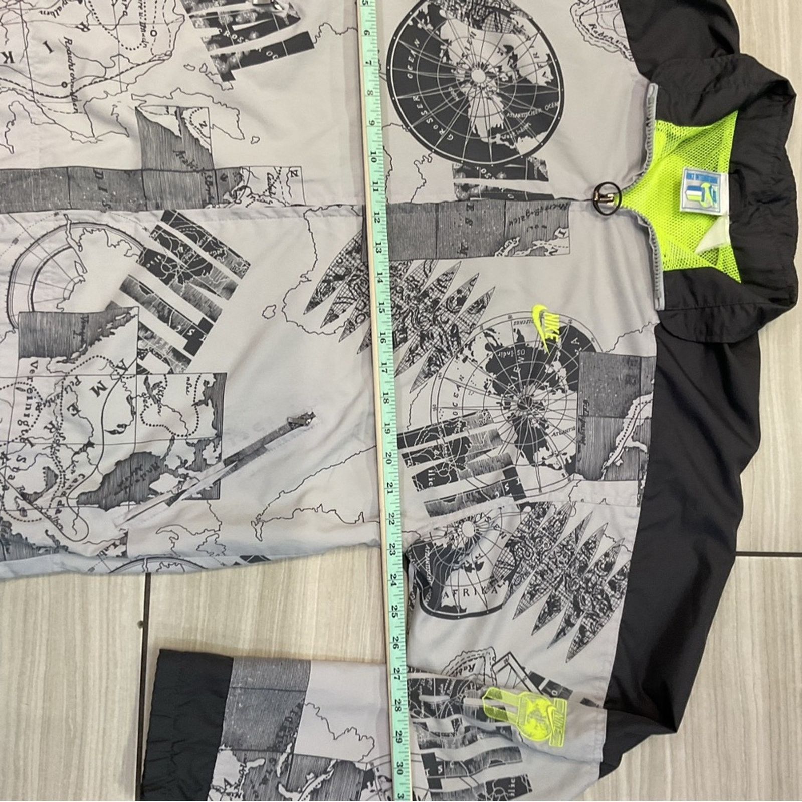 Nike Vintage 90s Nike international Neon NYLON JACKET Size US XL / EU 56 / 4 - 9 Thumbnail