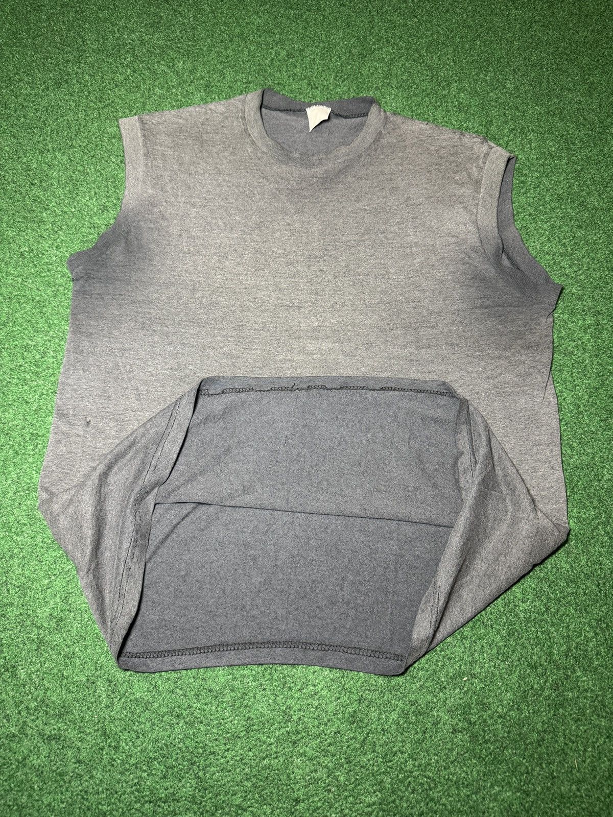 Vintage Vintage 80s 90s Sleeveless Faded Grunge Lrg 21x27 T Shirt Size US L / EU 52-54 / 3 - 3 Thumbnail