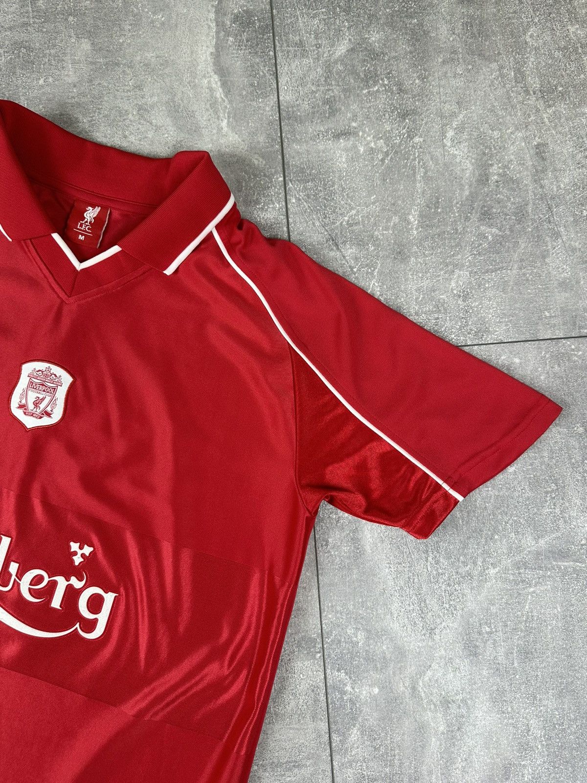 Other Liverpool Fc Merchandise Home Soccer Jersey 2000/01 Size US M / EU 48-50 / 2 - 5 Thumbnail