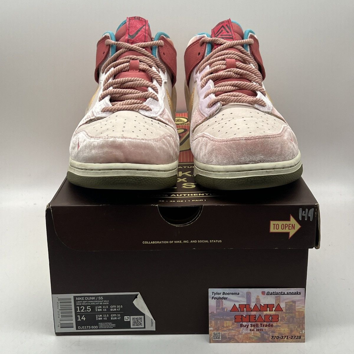Social status x Nike dunk strawberry milk