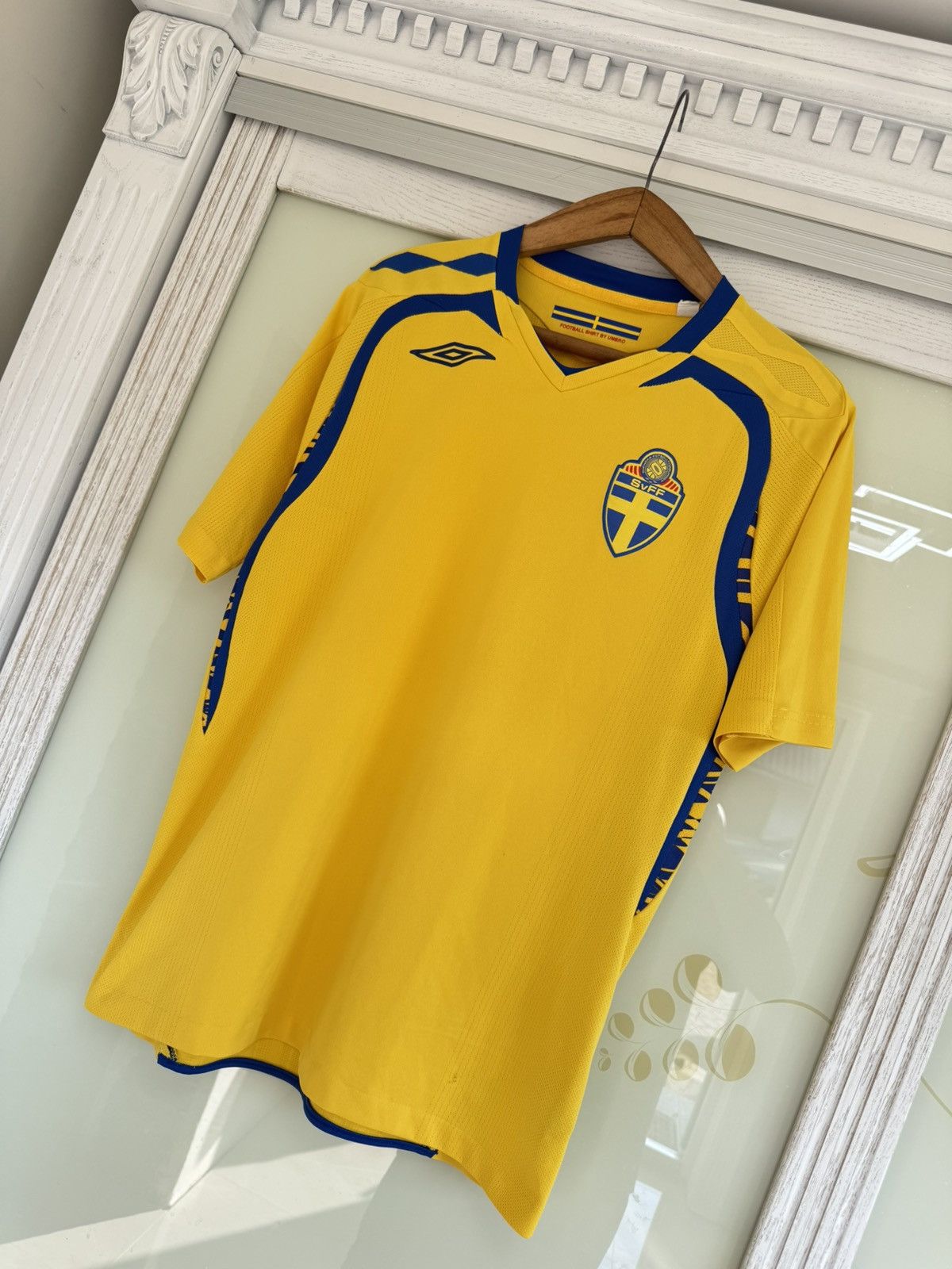 Umbro Vintage Sweden 2008-2009 Home Soccer Jersey Football Kit Size US M / EU 48-50 / 2 - 3 Thumbnail