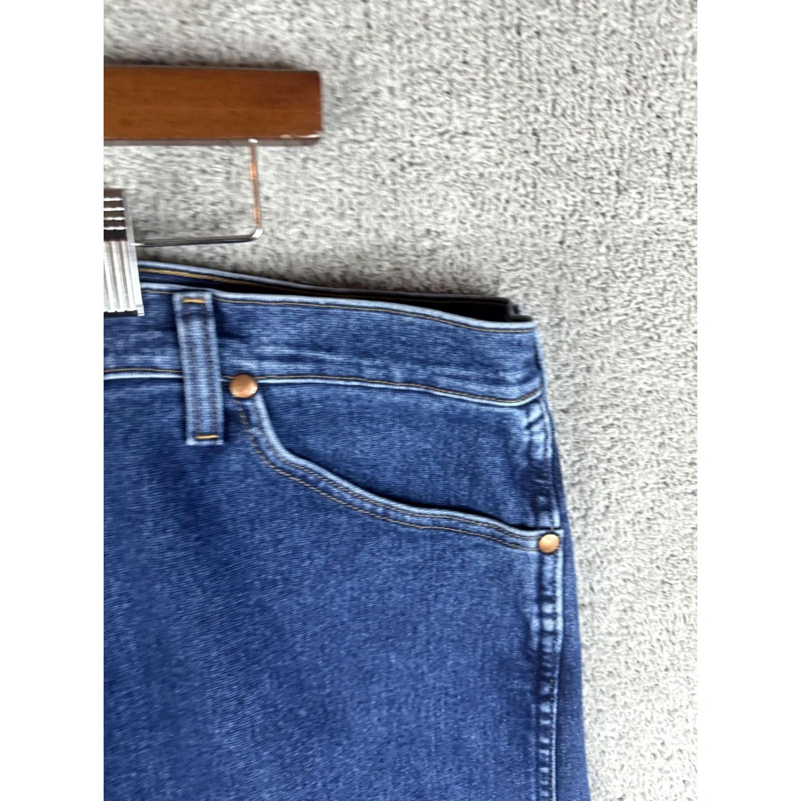 Wrangler Wrangler Jeans Mens 30x32 Blue Denim Straight Leg stretch Mid Rise 5-Pocket Regular Mens Jeans Size US 30 / EU 46 - 3 Thumbnail