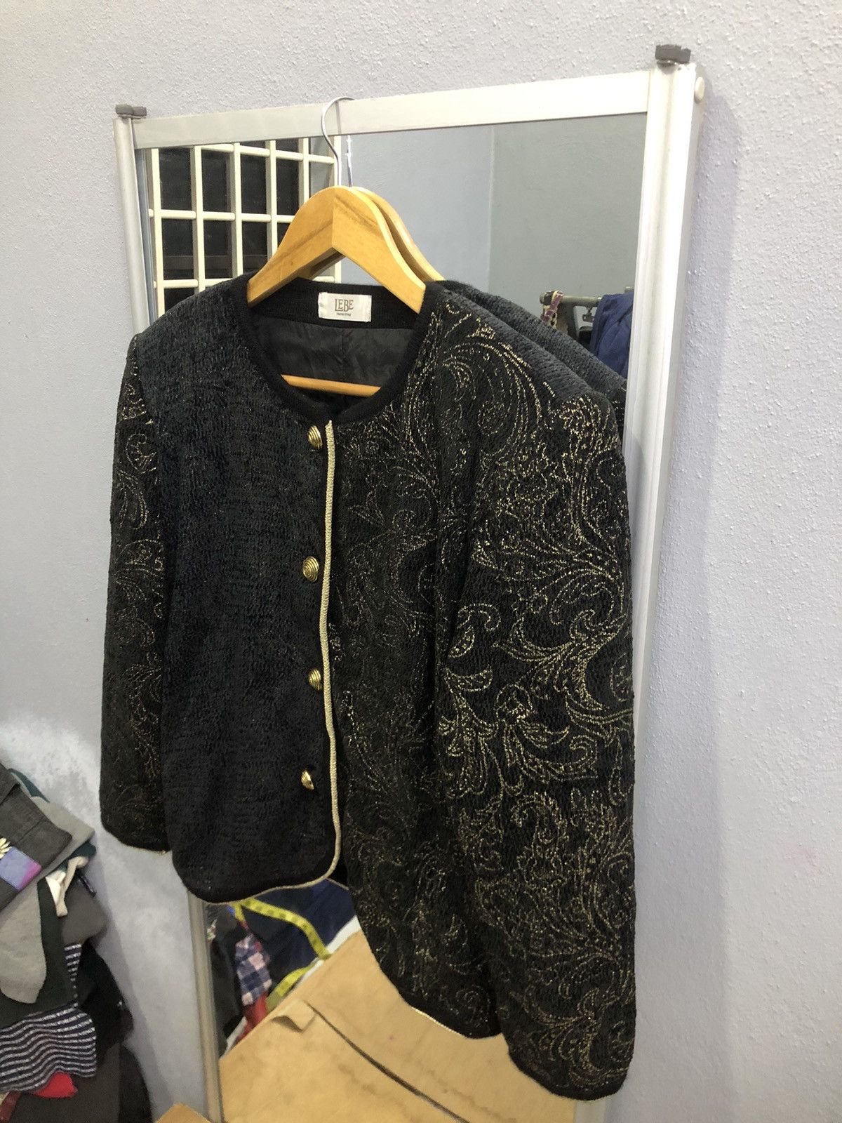 Japanese Brand LEBE Tokyo Style Vintage Embroidered Jacket Black Gold Size L / US 10 / IT 46 - 2 Thumbnail