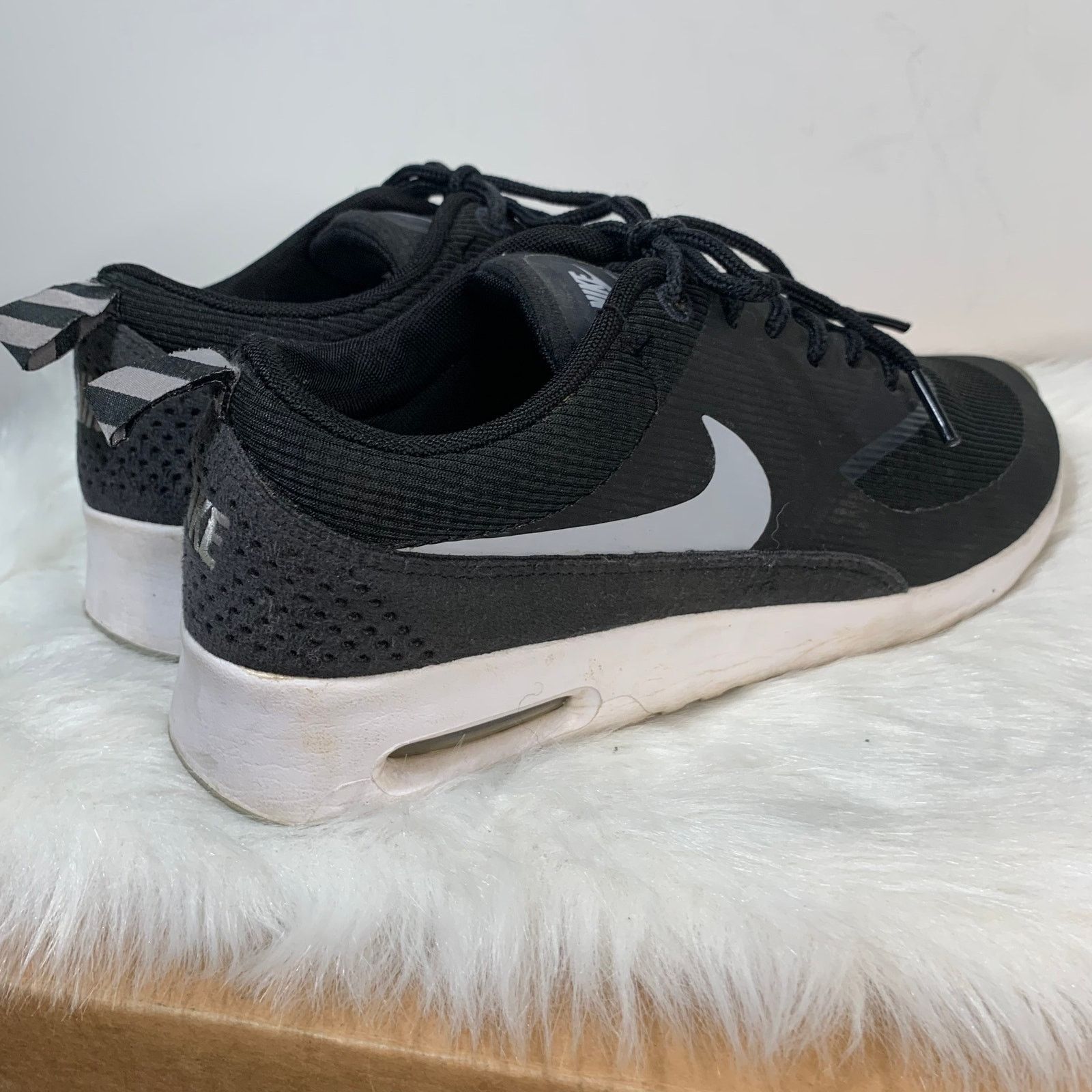 Nike Nike Air Max Thea Women's Black Athletic Shoes Size 7 Size US 7 / IT 37 - 4 Thumbnail