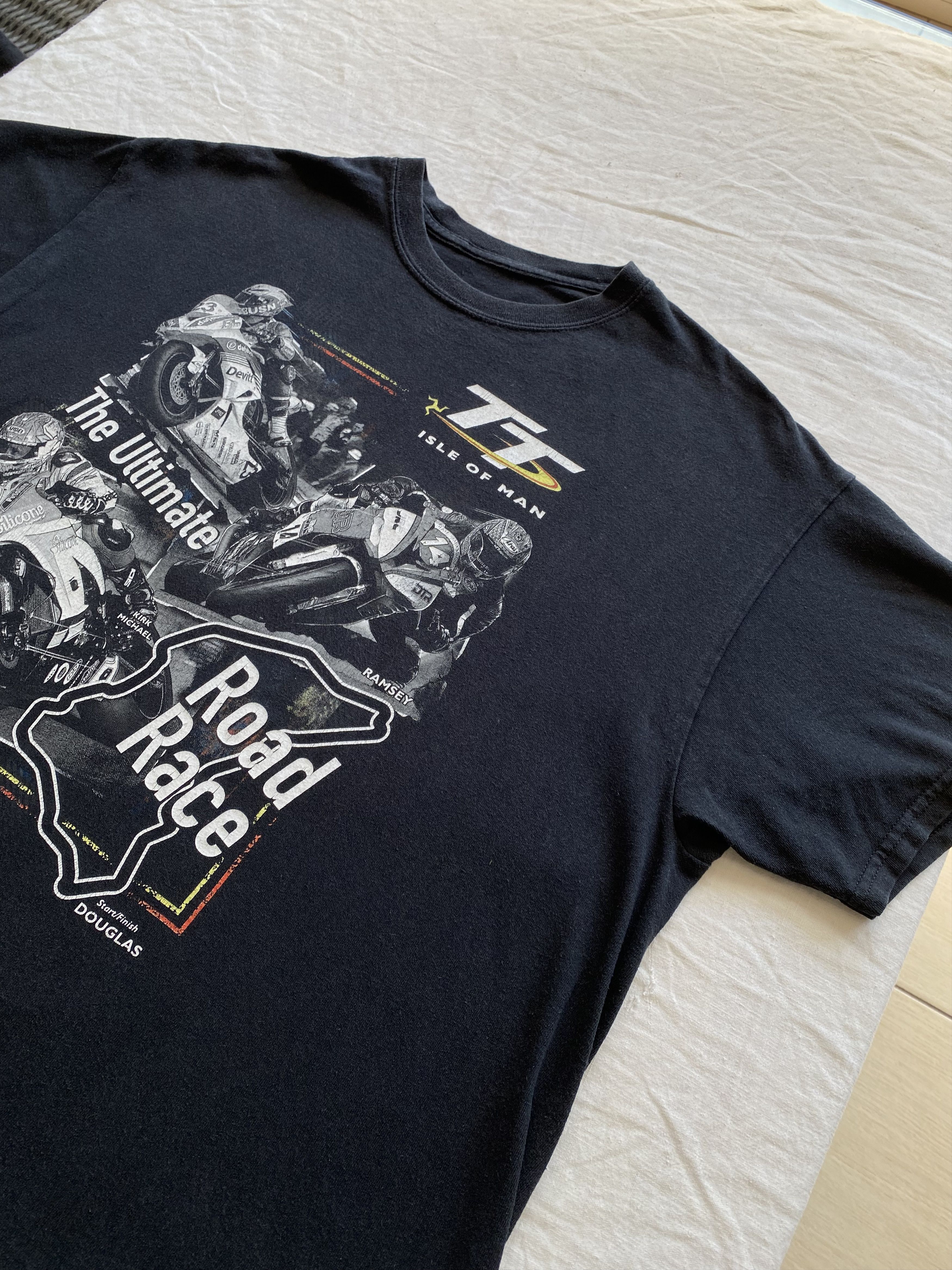 Vintage TT Isle Of Man Vintage 2000s The Ultimate Moto Racing Tee Size US L / EU 52-54 / 3 - 12 Thumbnail