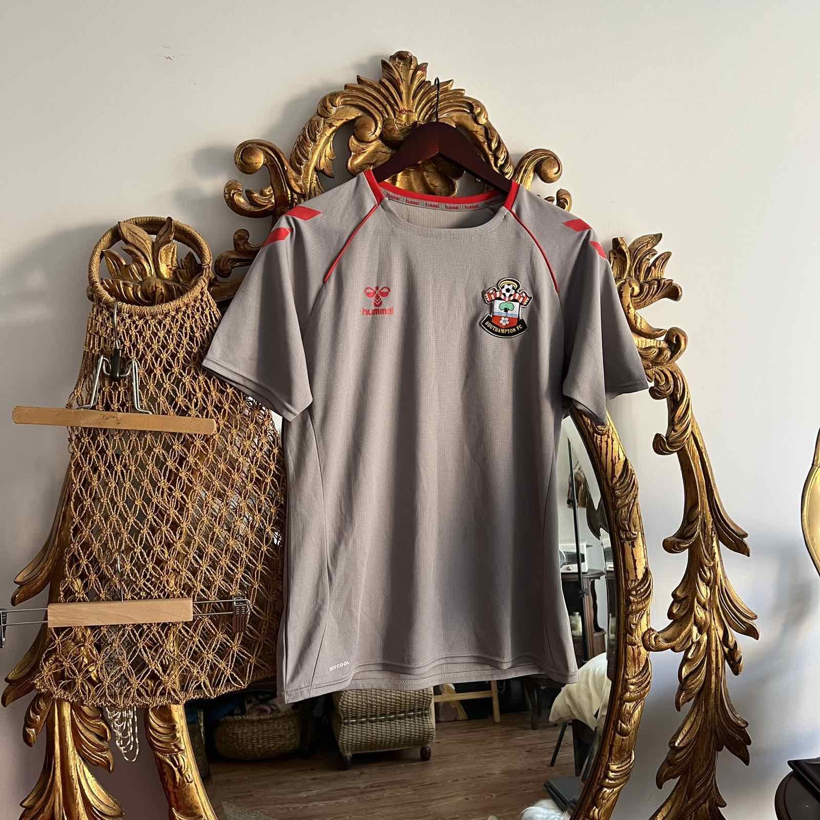 Hummel Hummel SOUTHAMPTON FC THIRD JERSEY size S Size US S / EU 44-46 / 1 - 1 Thumbnail