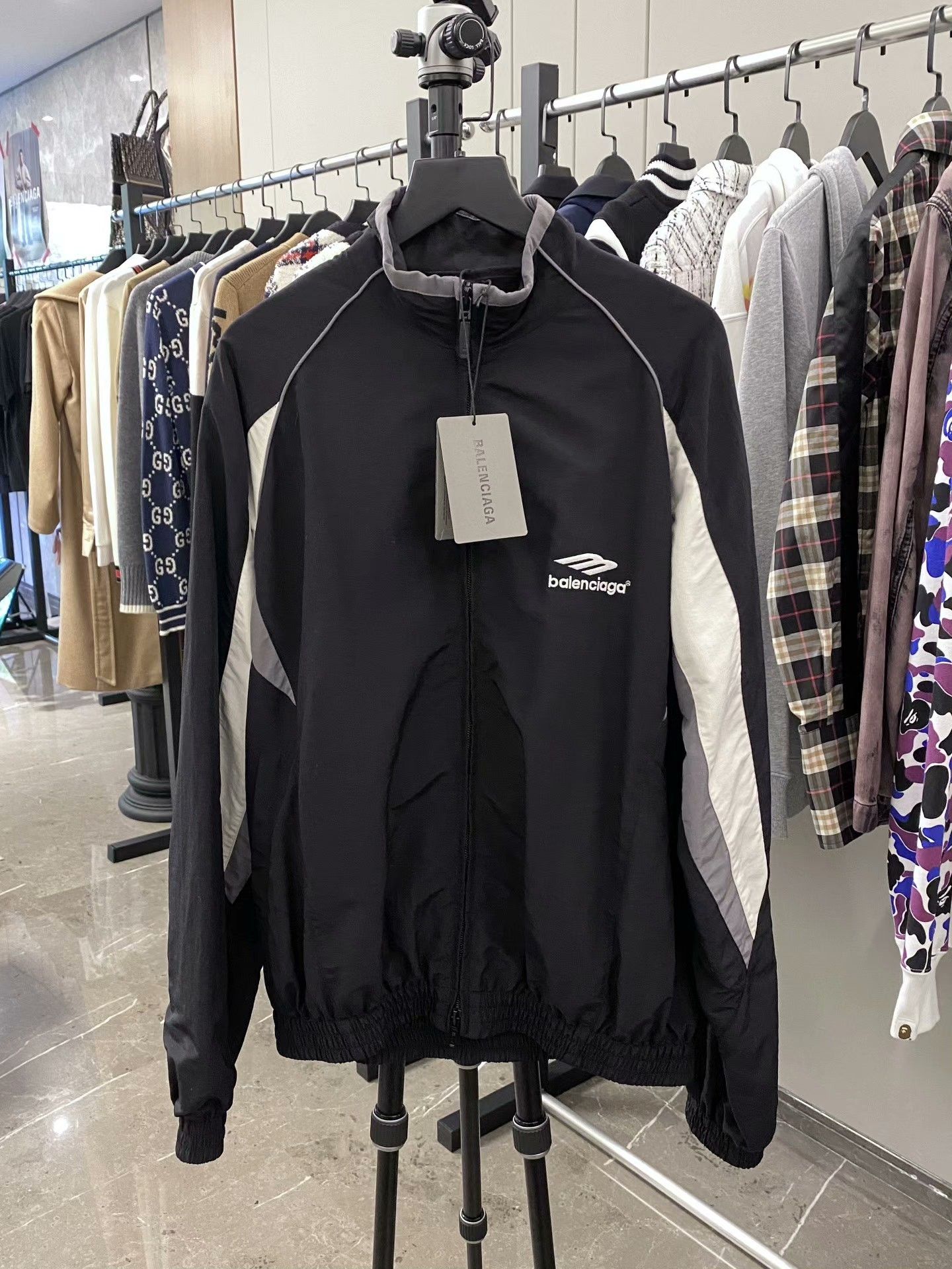 Balenciaga Balenciaga Embroidered Jacket XS Women Size XS / US 0-2 / IT 36-38 - 1 Thumbnail
