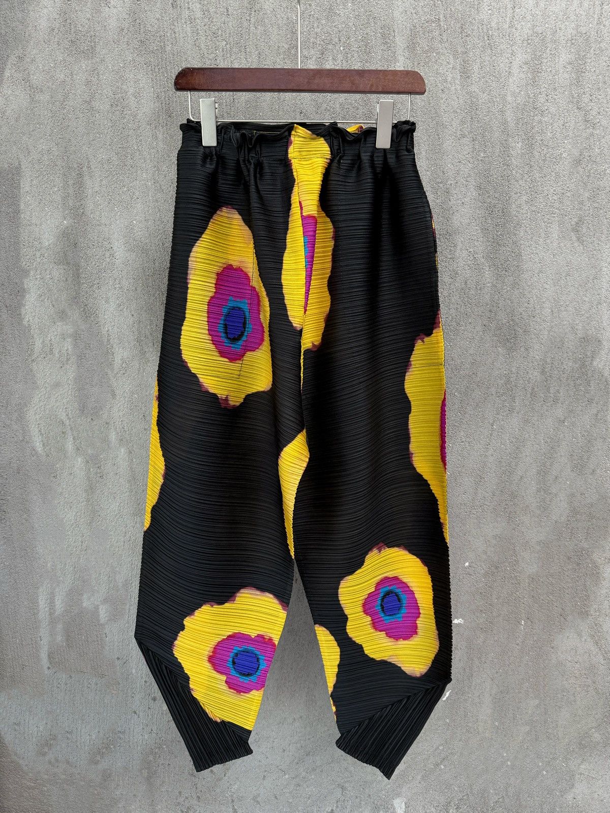 Pleats Please Issey Miyake Sunflower Pleated Pants Size 40" / US 18 - 1 Thumbnail