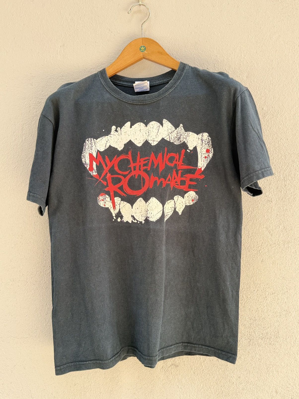 Band Tees Vintage Y2K MyChemical Romance MCR N.J Faded Grunge Tee Size US M / EU 48-50 / 2 - 1 Thumbnail