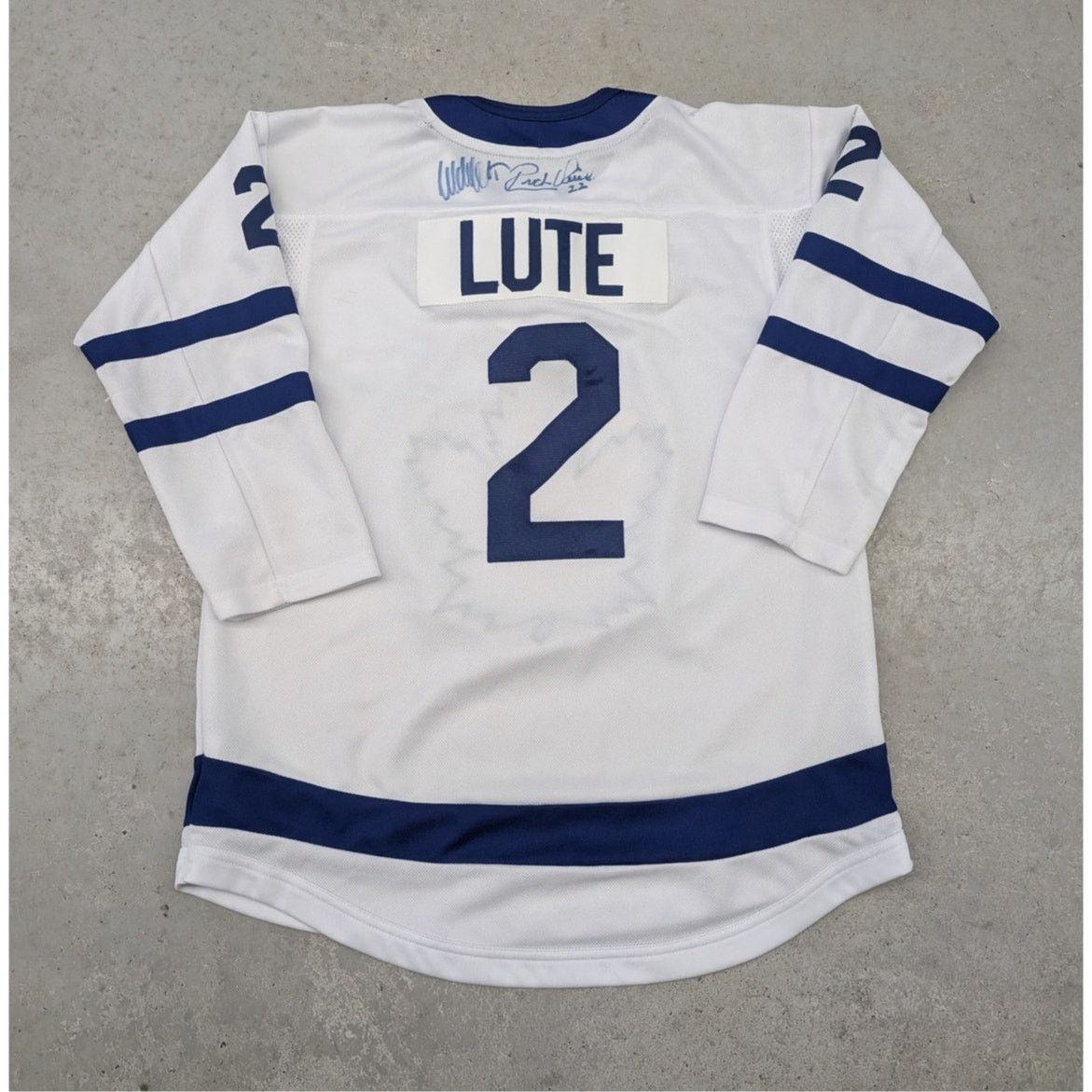 NHL Toronto Maple Leafs Hockey School Youth Jersey Signed Size US S / EU 44-46 / 1 - 2 Thumbnail