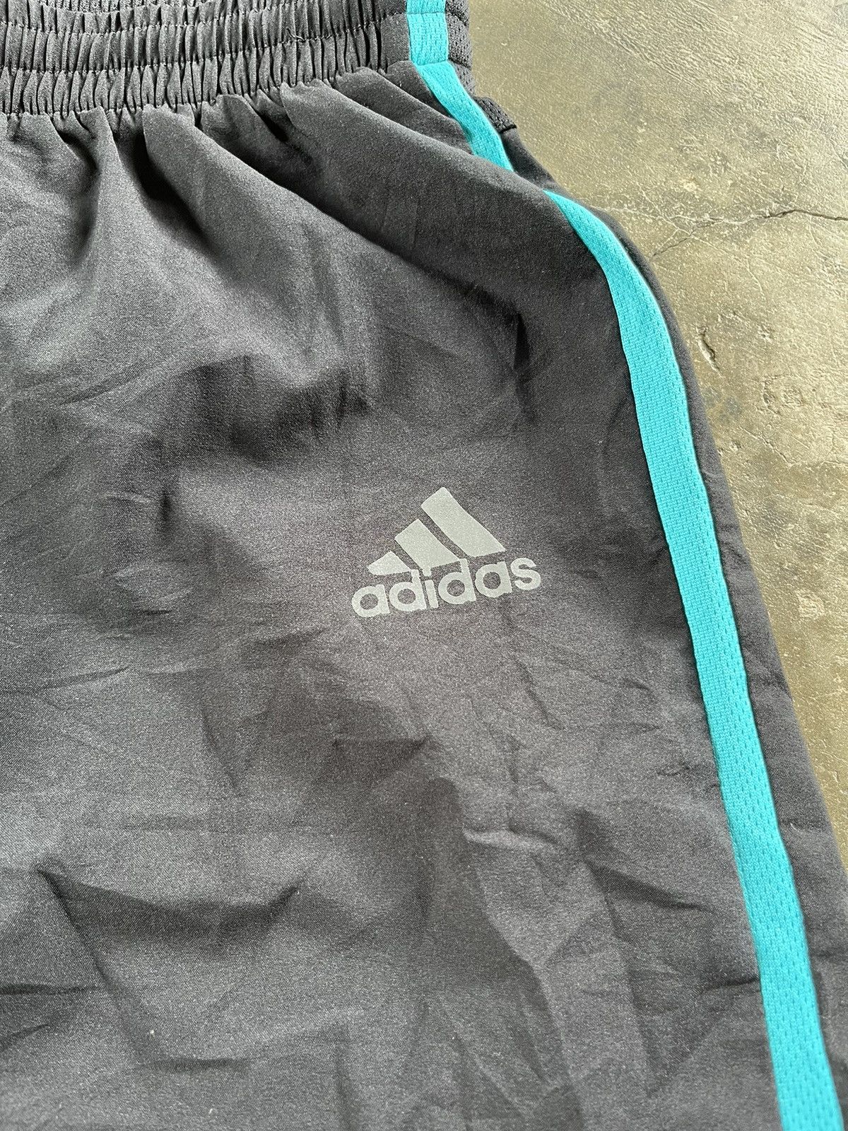 Adidas × Sports Specialties 🔥Adidas Nylon Sports Short Pants Size US 32 / EU 48 - 2 Thumbnail