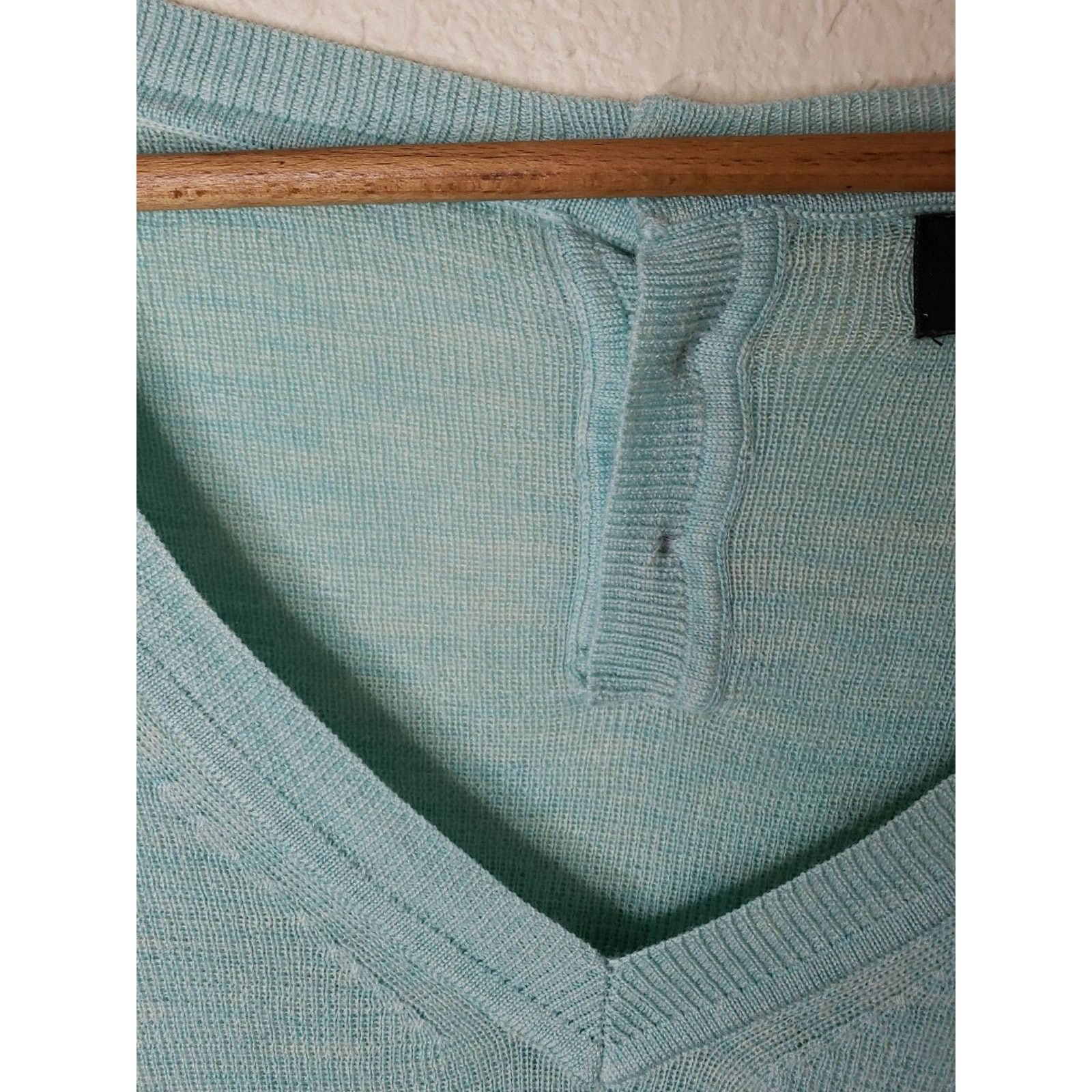 Banana Republic Banana Republic Blue Vneck 100% Merino Wool Sweater small Size S / US 4 / IT 40 - 6 Thumbnail