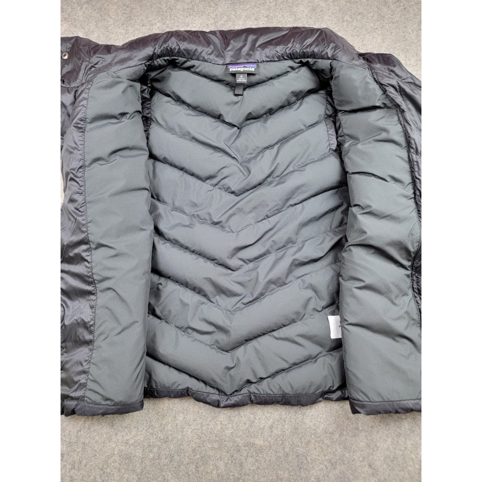 Patagonia Patagonia Vest Womens M Black Quilted Down Puffer Asym Zip Front Collared Oh Outdoor Exterior Nylon Shell Lining Zip Pockets Size M / US 6-8 / IT 42-44 - 5 Thumbnail