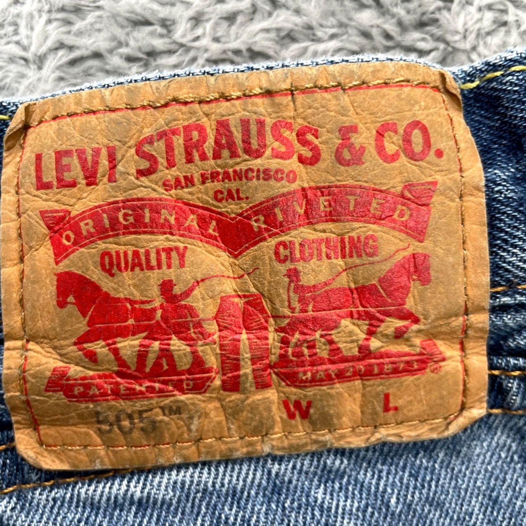Levi's Levis 505 Jeans Mens 40x35 Blue Distressed Regular Straight Denim Cotton 5-Pocket Button Zipper Jeans Size US 40 / EU 56 - 4 Thumbnail
