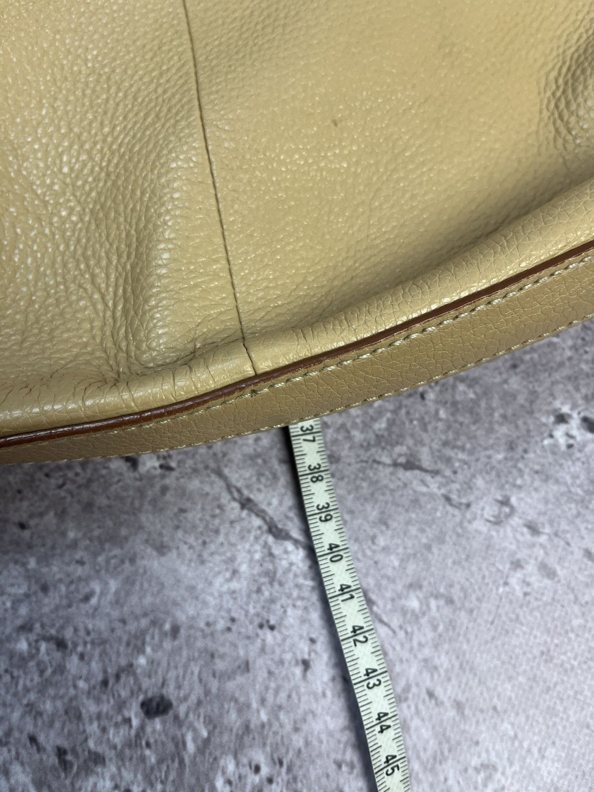 Prada 2000’s Prada Beige Vitello Daino Leather Hobo Shoulder Bag Size ONE SIZE - 18 Thumbnail