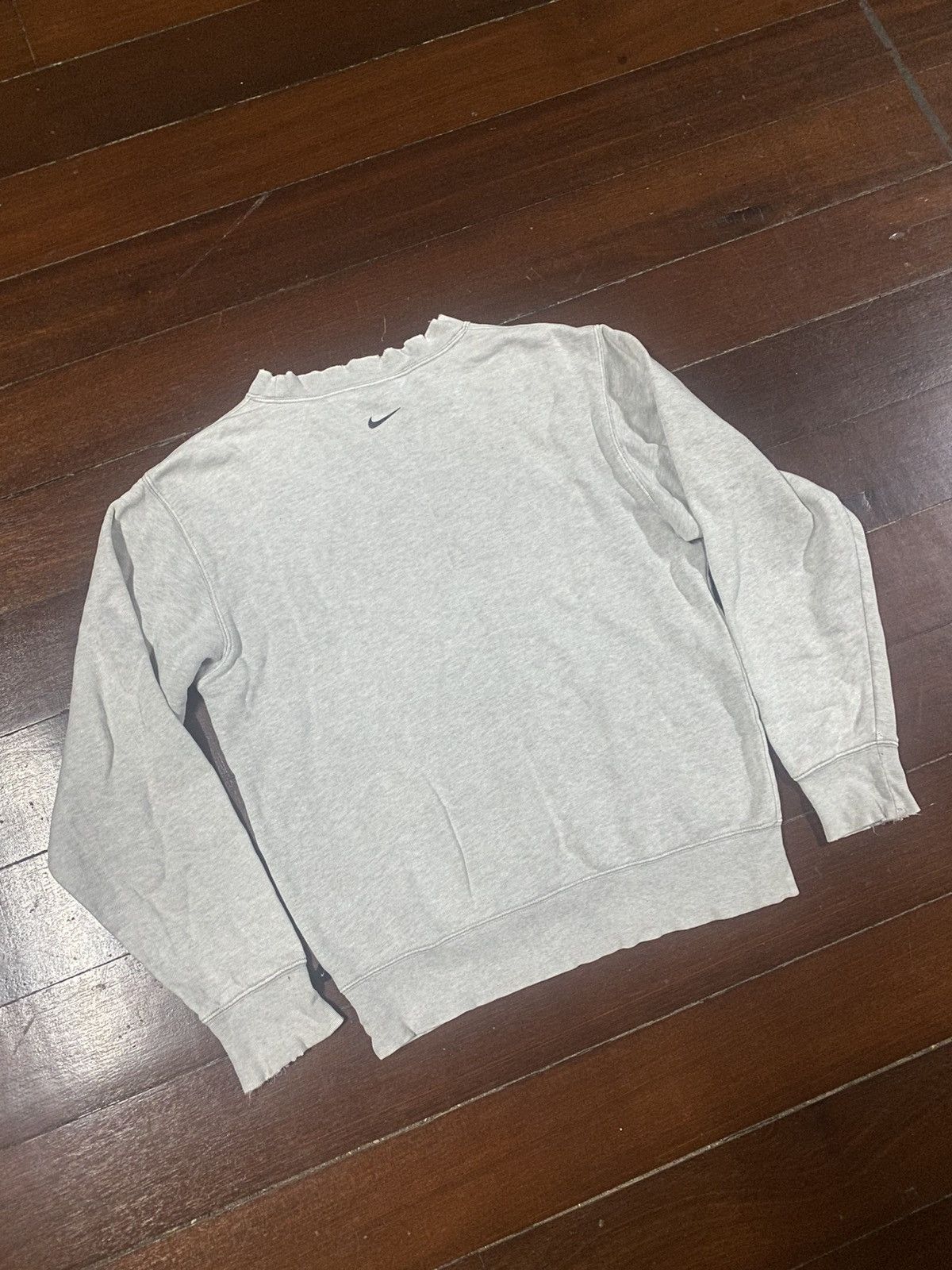 Nike VINTAGE NIKE block reproduction SWEATSHIRT distressed Size US S / EU 44-46 / 1 - 7 Thumbnail