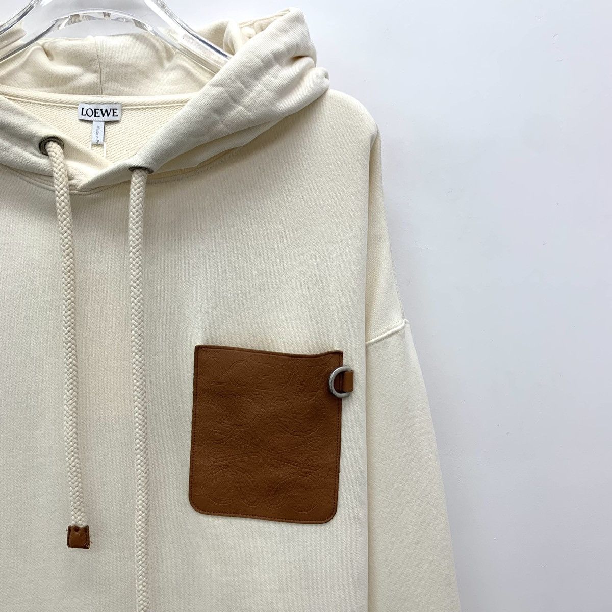 Loewe Loewe Logo Leather Patch Embossed Hooded Sweatshirt K26WX Size US M / EU 48-50 / 2 - 3 Thumbnail