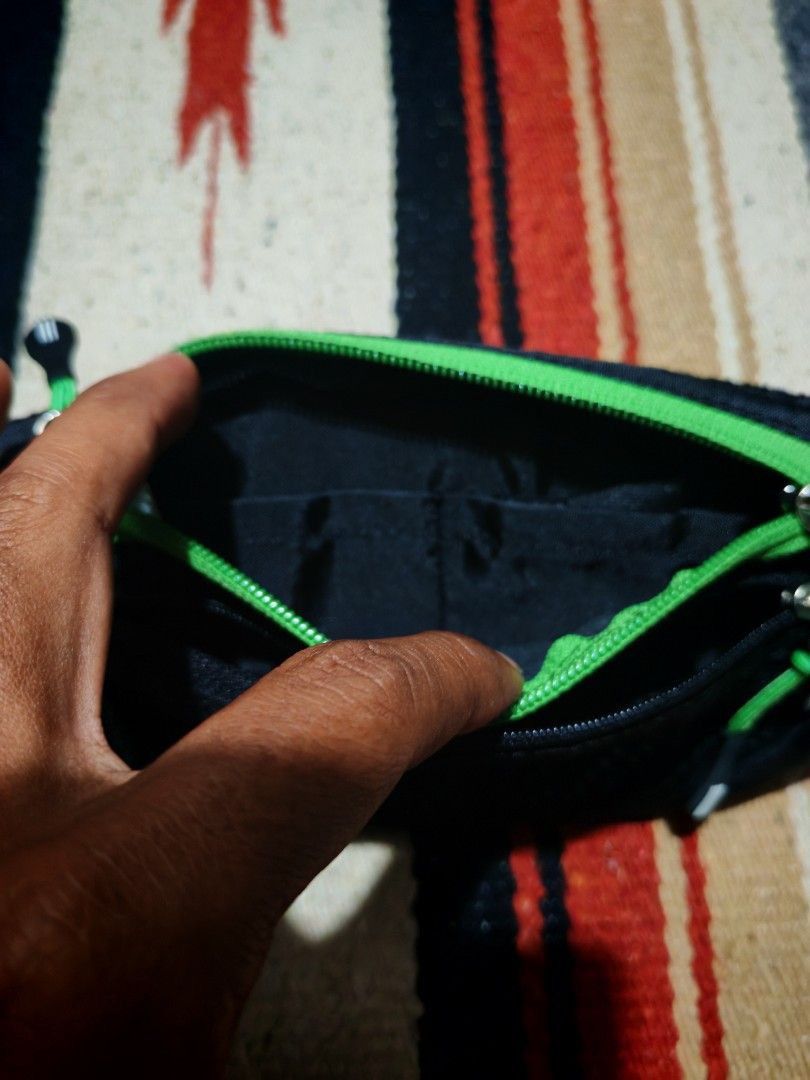 Adidas Vintage Adidas Running Pouch Waist Bag Black Green Size ONE SIZE - 5 Thumbnail