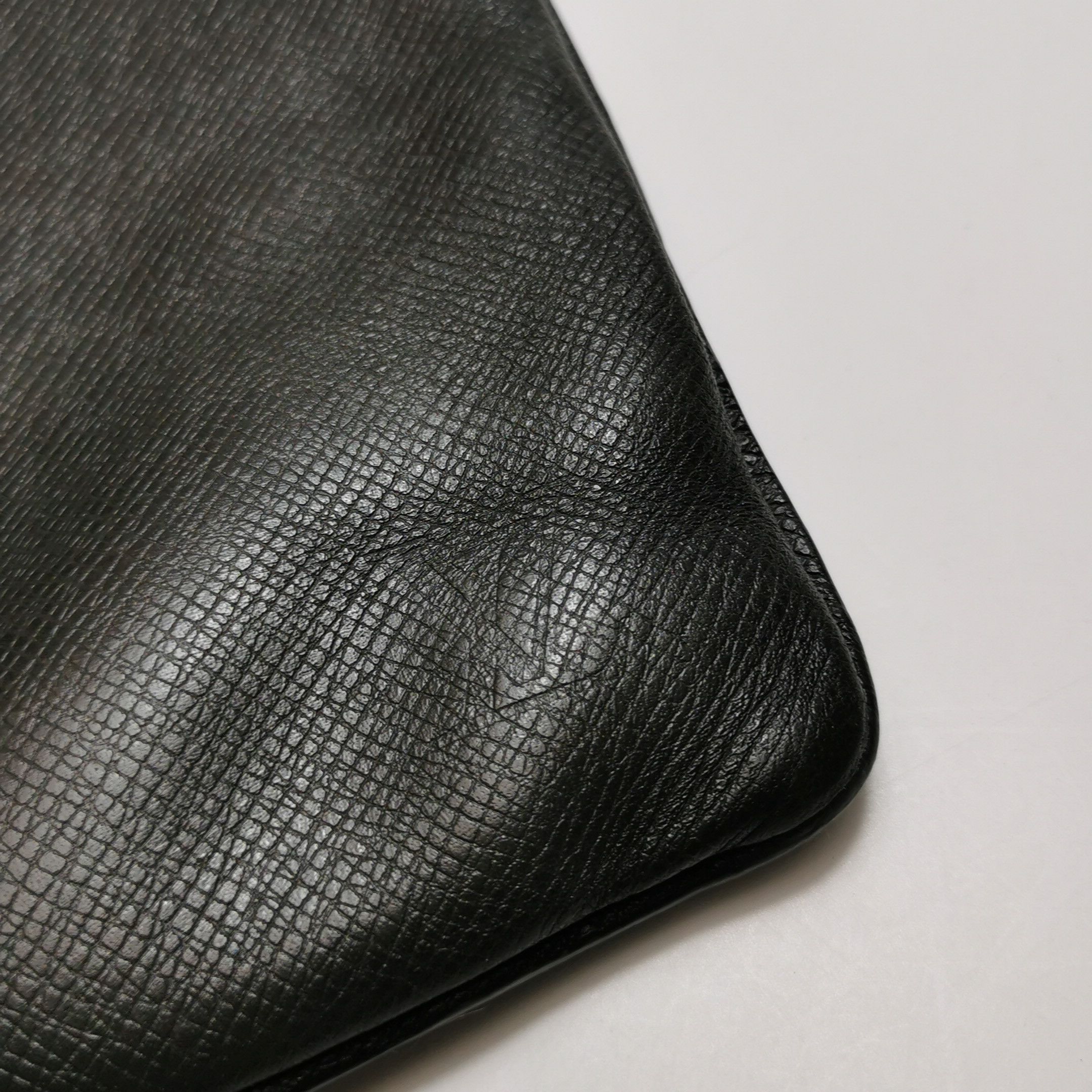 Louis Vuitton Louis Vuitton (LV) Cowhide Solid Zipper Crossbody Bag -y250 Size ONE SIZE - 6 Thumbnail