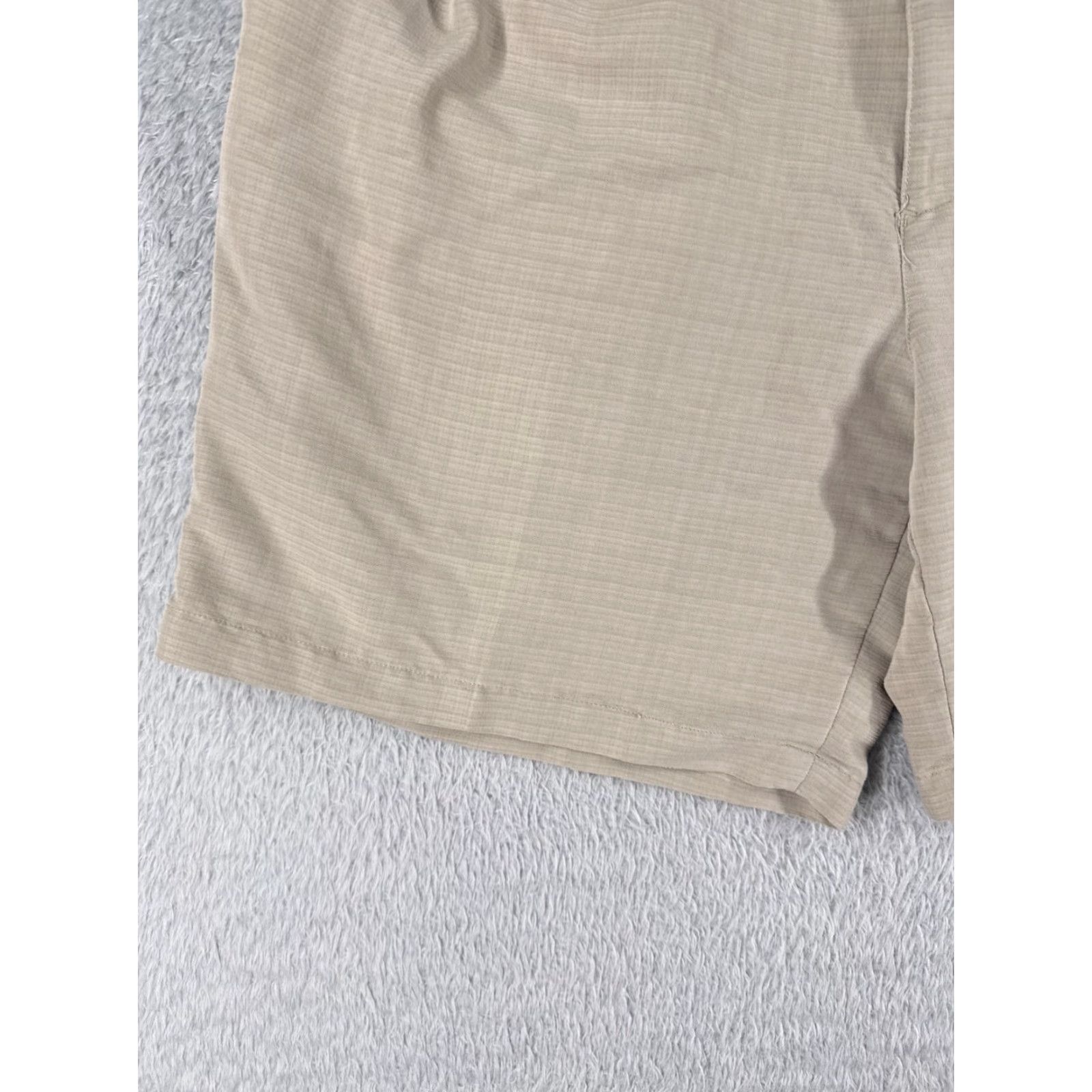 Vintage Greg Norman Men Shorts Casual Chino 34 Beige Plaid Pleated Rayon Polyester 5-Pocket 8in Inseam Golf Size US 34 / EU 50 - 3 Thumbnail