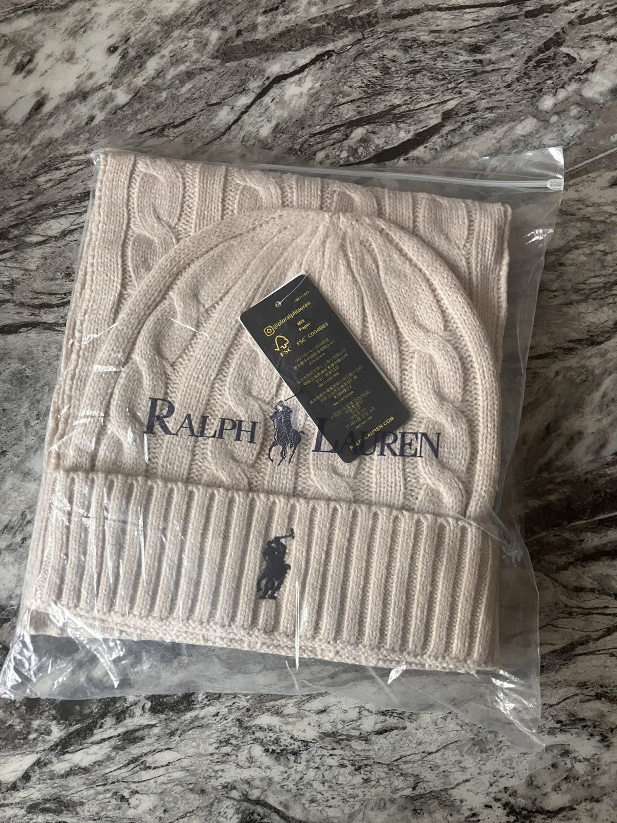 Ralph Lauren Beige Ralph Lauren beanie and scarve. Size ONE SIZE - 1 Thumbnail