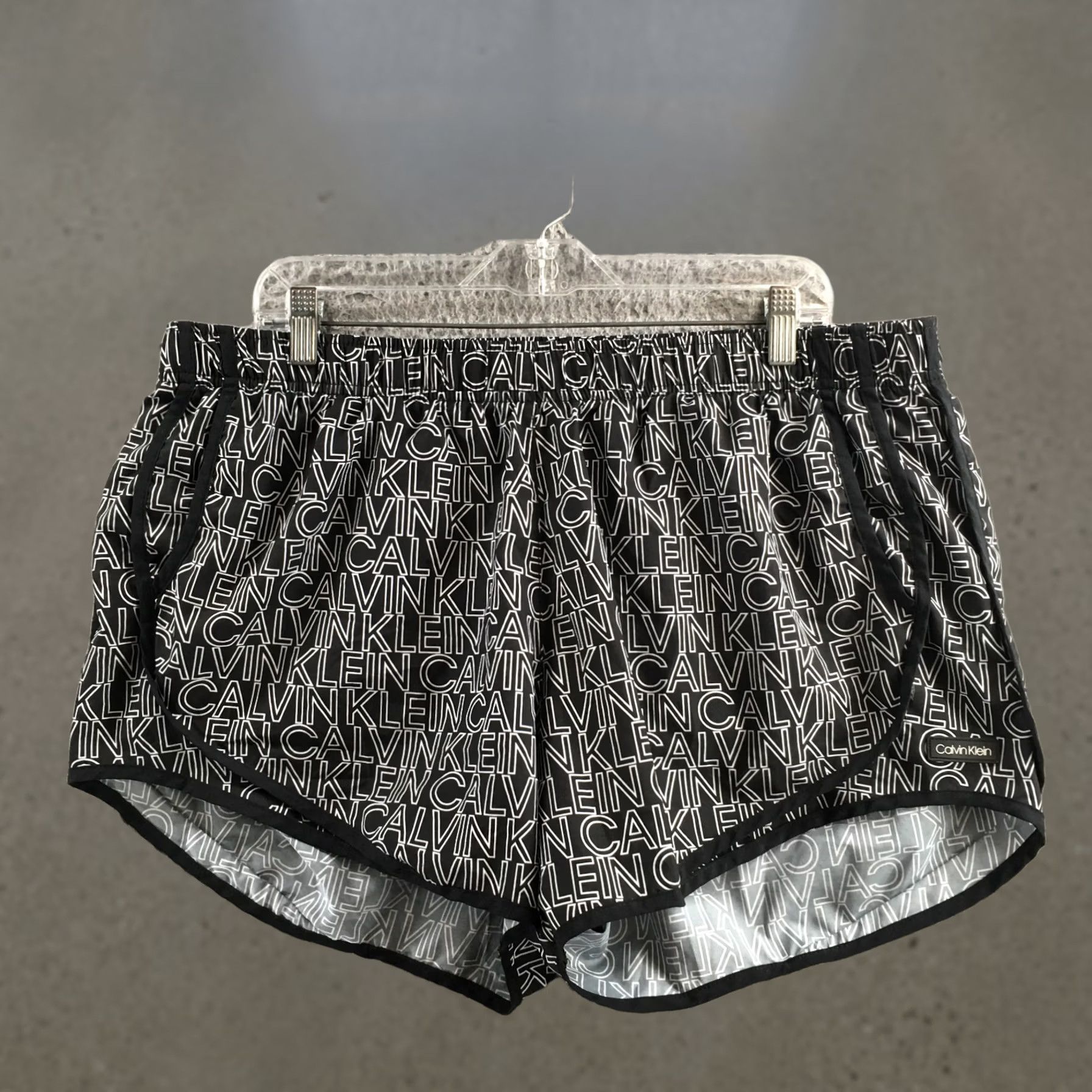 Calvin Klein Calvin Klein Athletic Womens 2XL Black Activewear Short High Rise Pull Elastic Waist Size 40" / US 18 - 1 Thumbnail