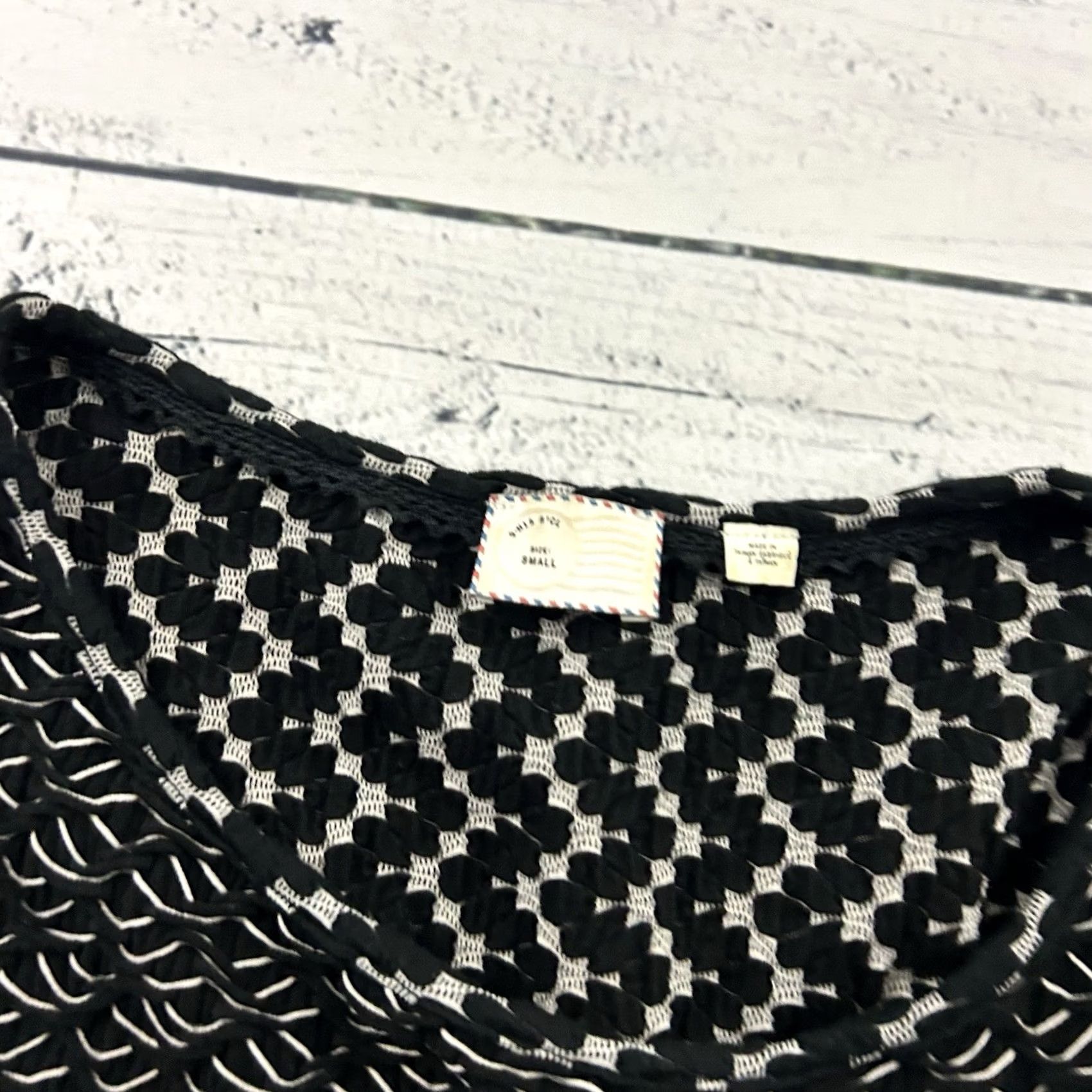 Anthropologie Postage Stamp Anthropologie Short Sleeve Top Women's Small Black Size S / US 4 / IT 40 - 2 Thumbnail