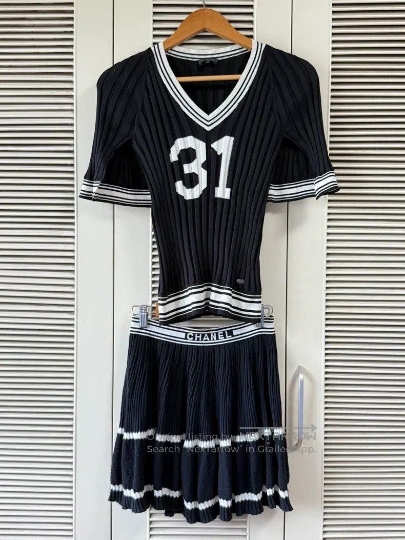 Chanel Chanel Knitted suit No. 31 Size XXS / US 00 / IT 34 - 1 Thumbnail