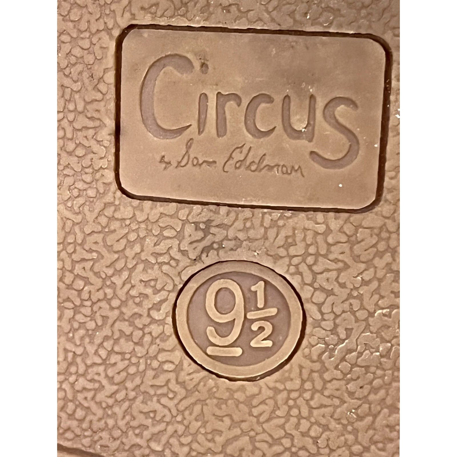 Vintage Circus by Sam Edelman Canyon Thong Sandals Sz 9.5 GUC White Medallion Leather Size US 9.5 / IT 39.5 - 6 Thumbnail