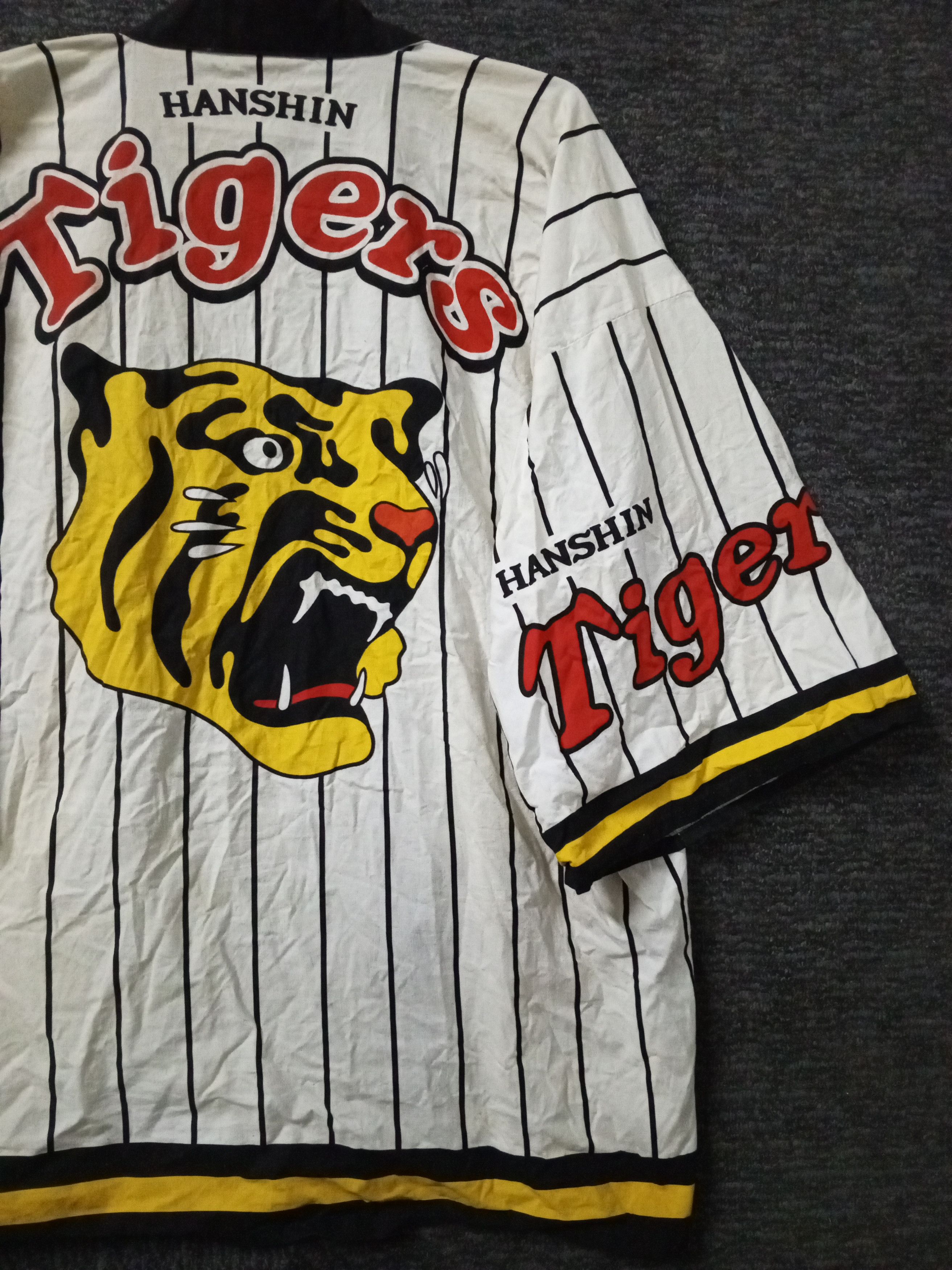 Japanese Brand 💥Hanshin Tigers💥 Baseball Team Kimono Japan Size US XL / EU 56 / 4 - 3 Thumbnail