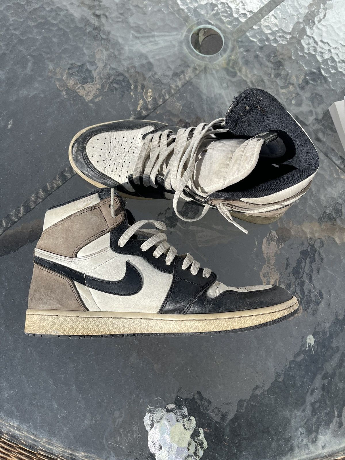 Nike Air Jordan 1 High Mocha Size US 11 / EU 44 - 4 Thumbnail