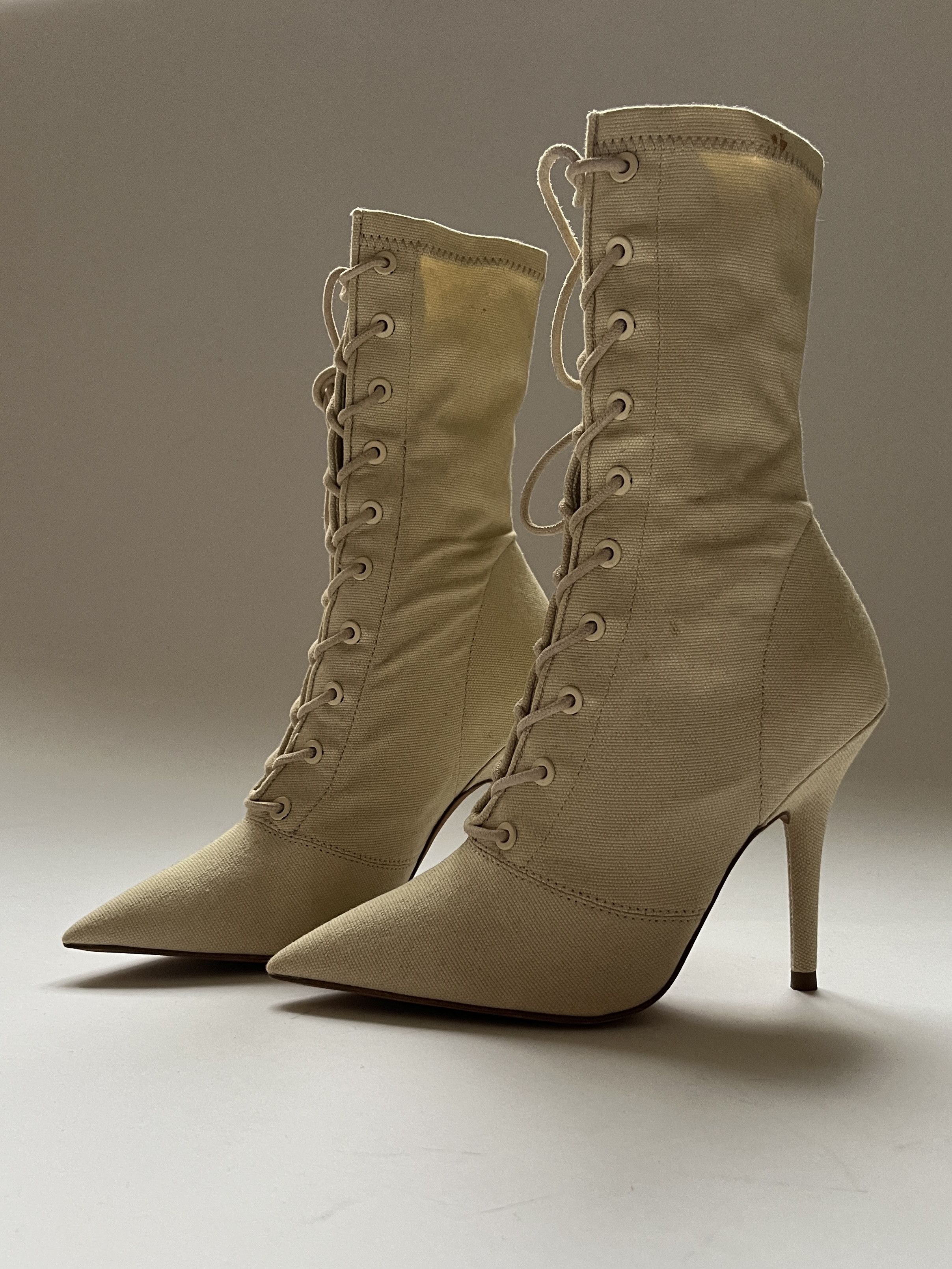 Yeezy ⚡️QUICK SALE⚡️Yeezy Season 6 Beige Lace-Up Boots Size US 4 / IT 34 - 2 Thumbnail