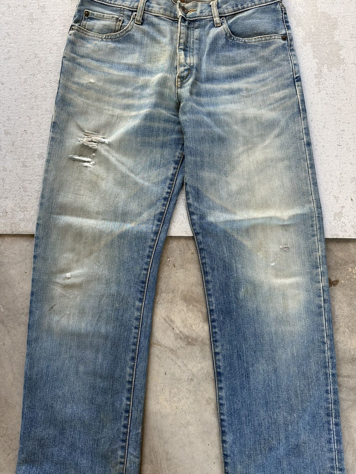 Vintage Vintage UNIQLO Japan Light Washed Distressed Denim Pants W32 Size US 32 / EU 48 - 2 Thumbnail
