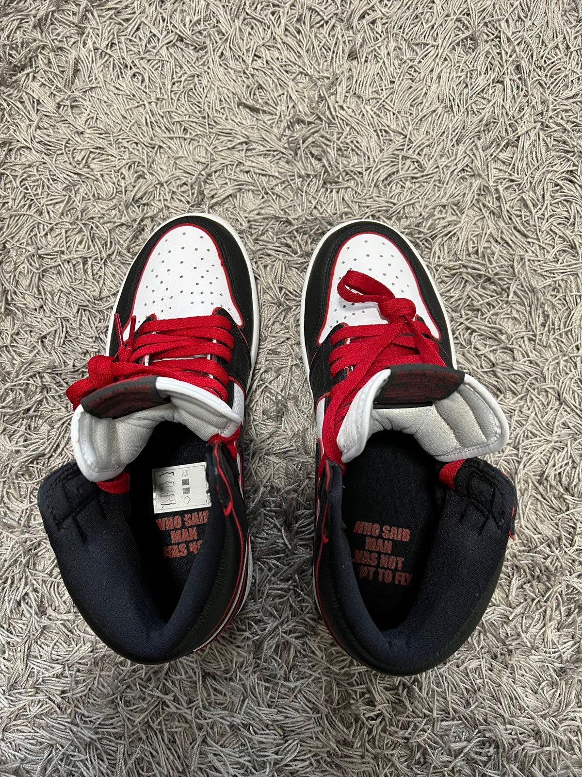 Nike Jordan 1 retro high Bloodline Size US 9 / EU 42 - 2 Thumbnail
