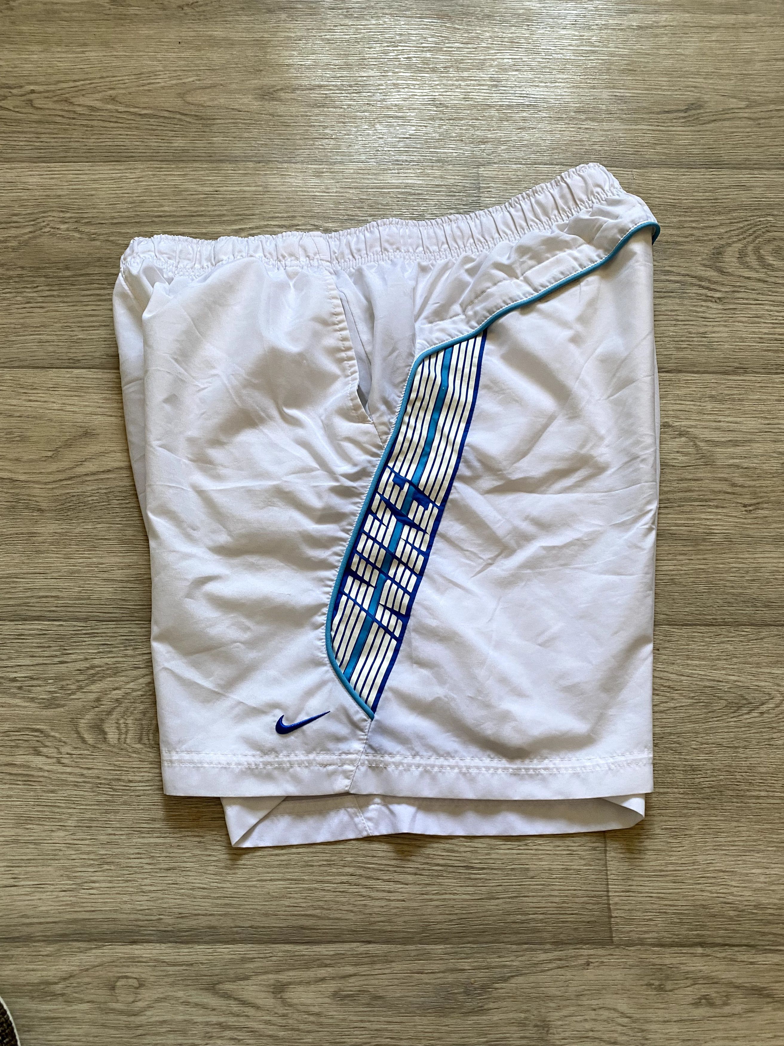 Nike Vintage 2000s Nike White Shorts TN Streetwear Y2K Size US 34 / EU 50 - 7 Thumbnail