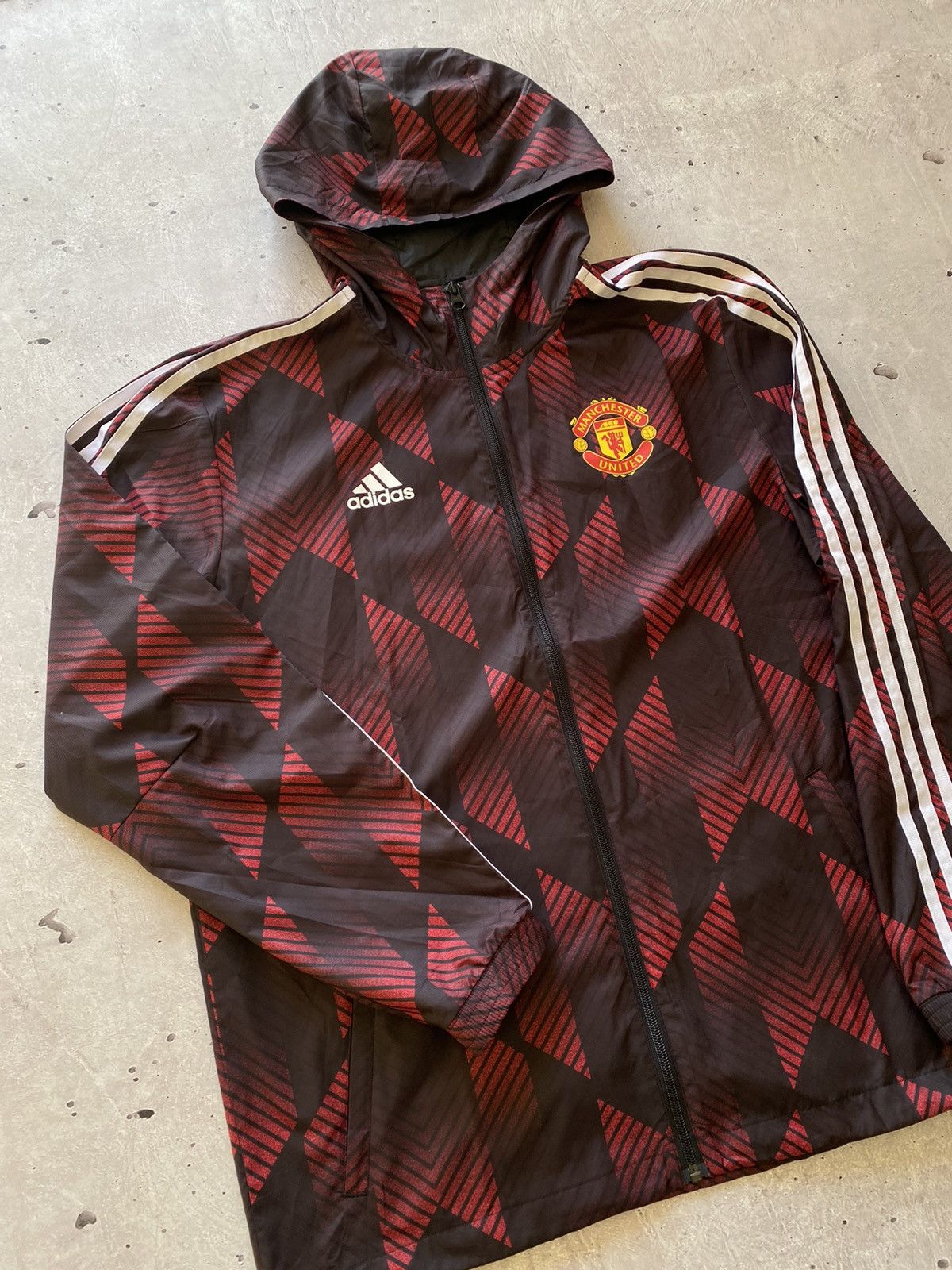 Adidas 2021-22 Manchester United Adidas Windbreaker Light Jacket Size US M / EU 48-50 / 2 - 1 Thumbnail
