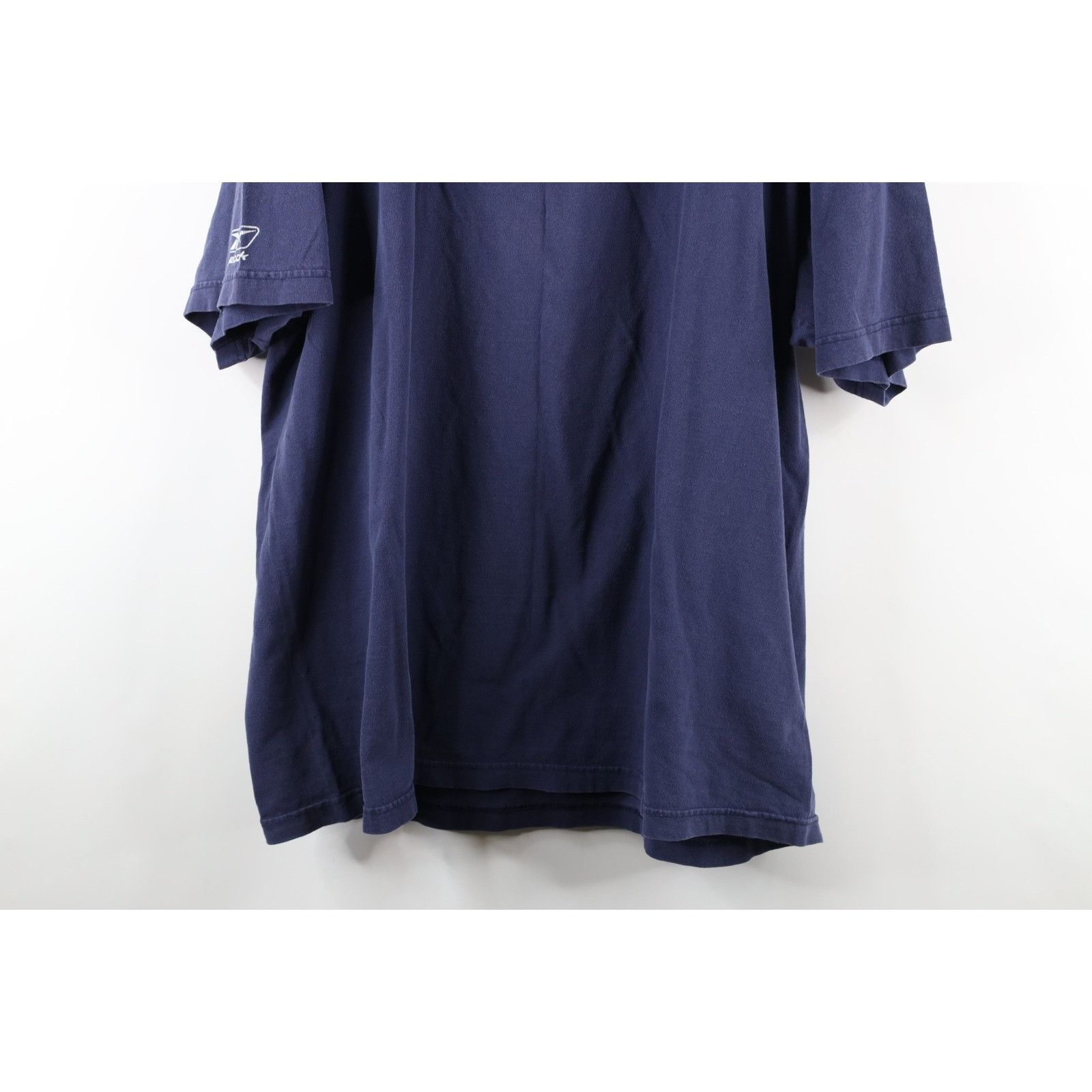 Vintage Vintage Reebok Distressed St Louis Rams Football T-Shirt Size US XL / EU 56 / 4 - 13 Thumbnail