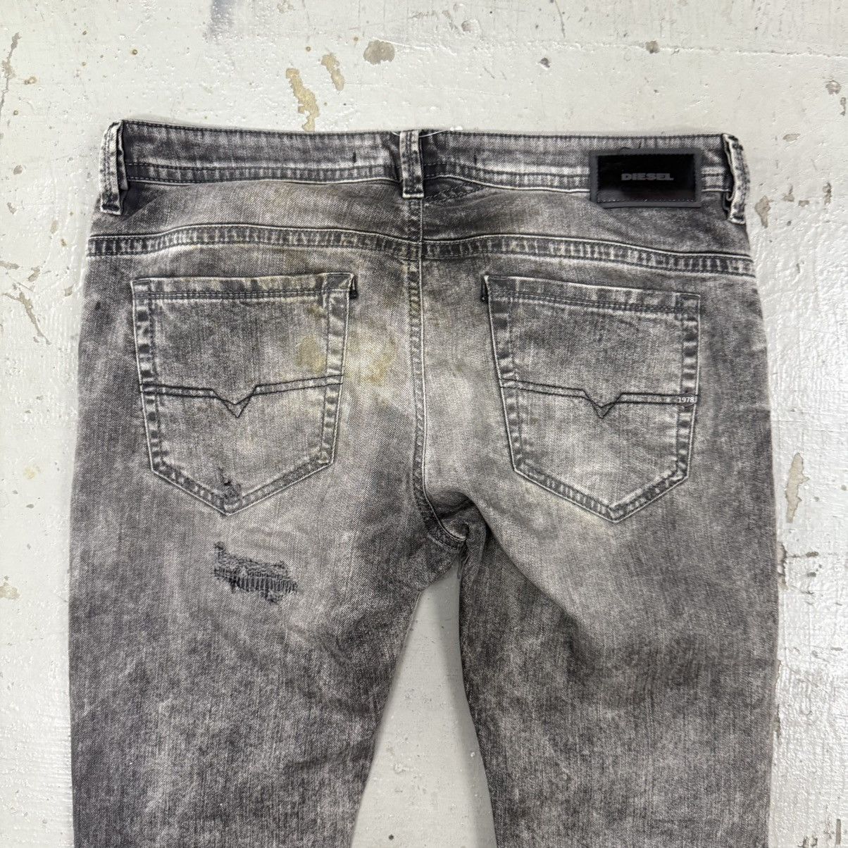 Diesel Diesel DNA FW2016 Thavar Jeans Distressed Denim Riot Punk Size US 34 / EU 50 - 13 Thumbnail