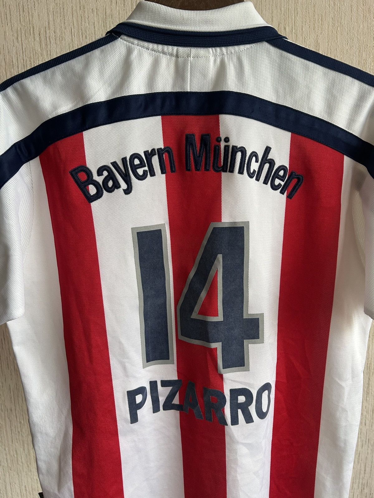Adidas × Vintage Adidas Bayern Munich Pizarro 2001/02 Home Jersey Size US XS / EU 42 / 0 - 4 Thumbnail