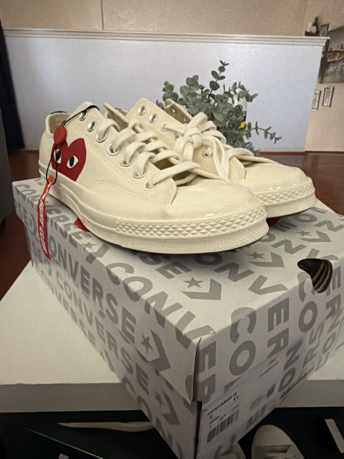CDG by Comme des Garcons COMME DES GARÇONS PLAY X CHUCK 70 LOW 'MILK' Size US 9 / EU 42 - 2 Thumbnail
