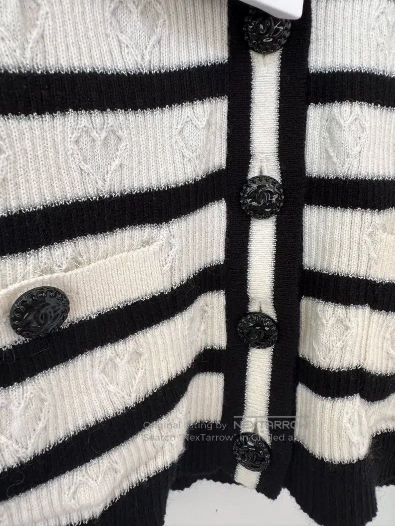 Chanel Chanel Black and white love knitted coat Size XS / US 0-2 / IT 36-38 - 4 Thumbnail