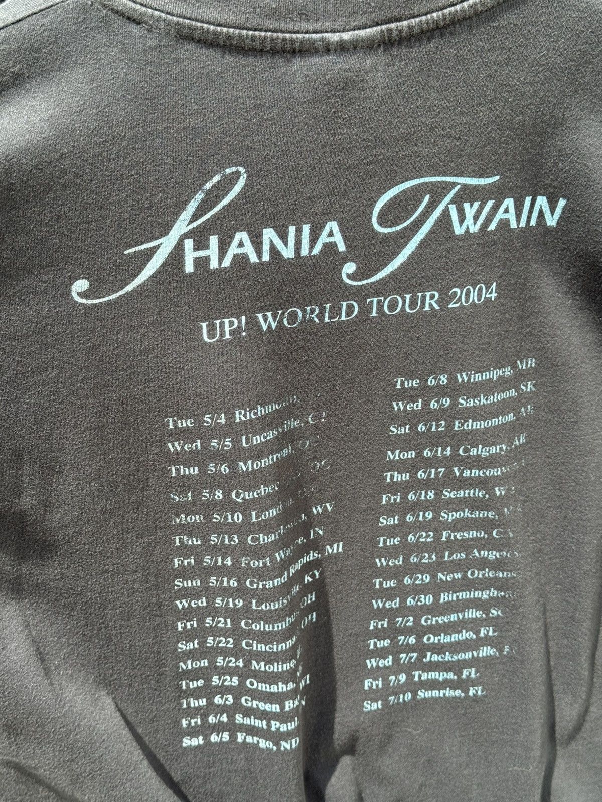 Vintage 💥Vintage Shania twain up! World tour 2004 T-shirt Size US L / EU 52-54 / 3 - 5 Thumbnail