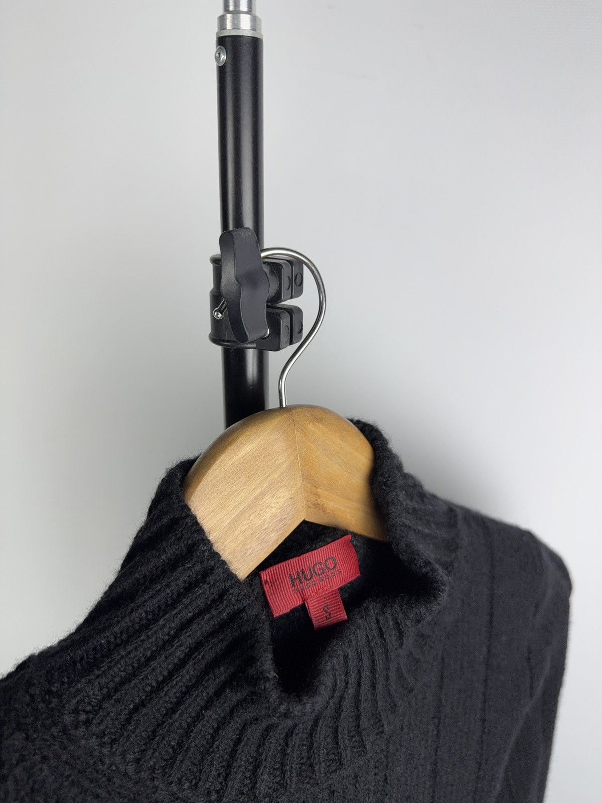 Hugo Boss Luxury HUGO Boss Black Ribbed Wool Knit Mock Neck Sweater Size XS / US 0-2 / IT 36-38 - 9 Thumbnail