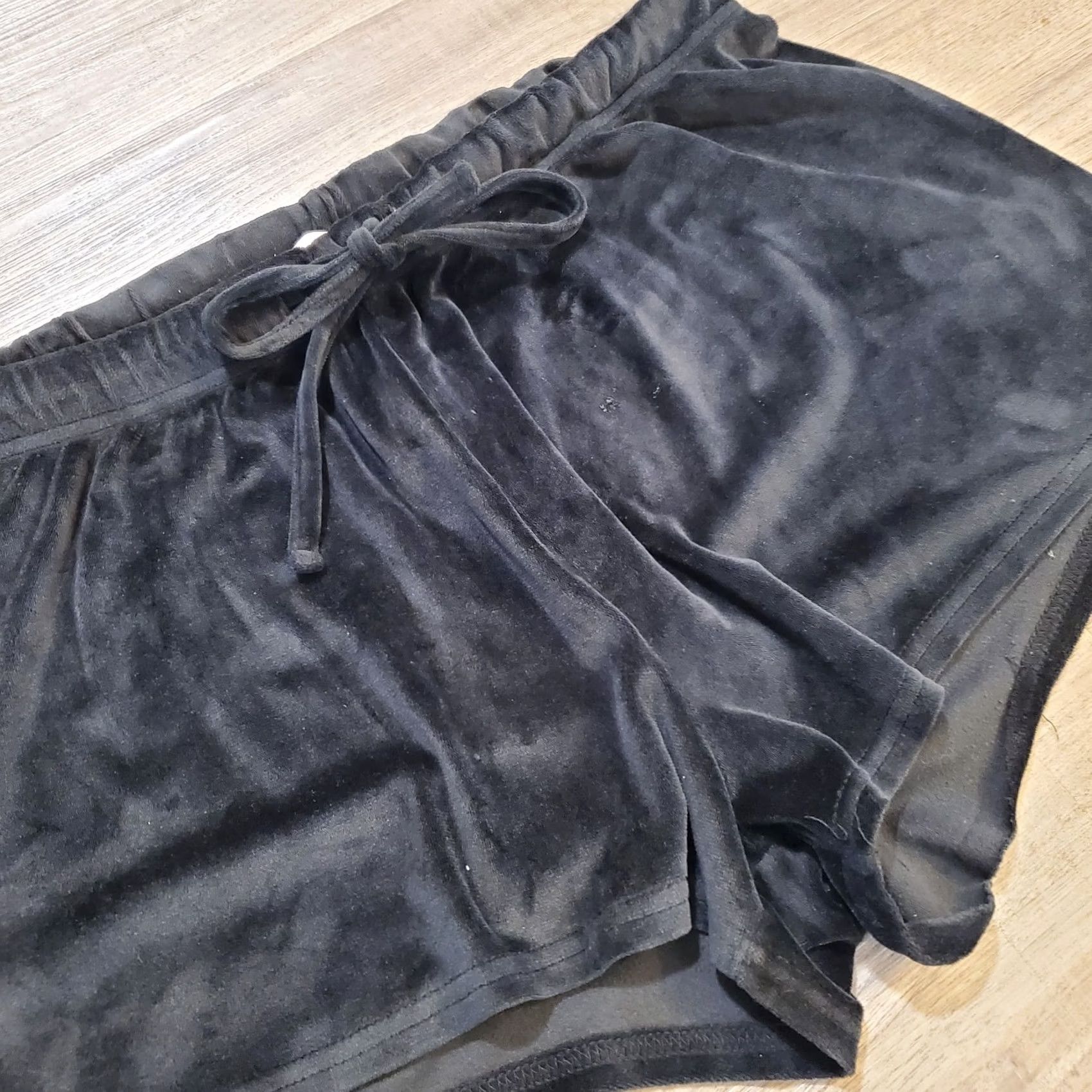 Juicy Couture Juicy Couture Black Velour Big Bling Rhinestone Track Shorts XL Lounge Sleep Womens Vintage 90s Designer Relaxed Elastic Waist Rhinestone Accents Size 40" / US 18 - 4 Thumbnail