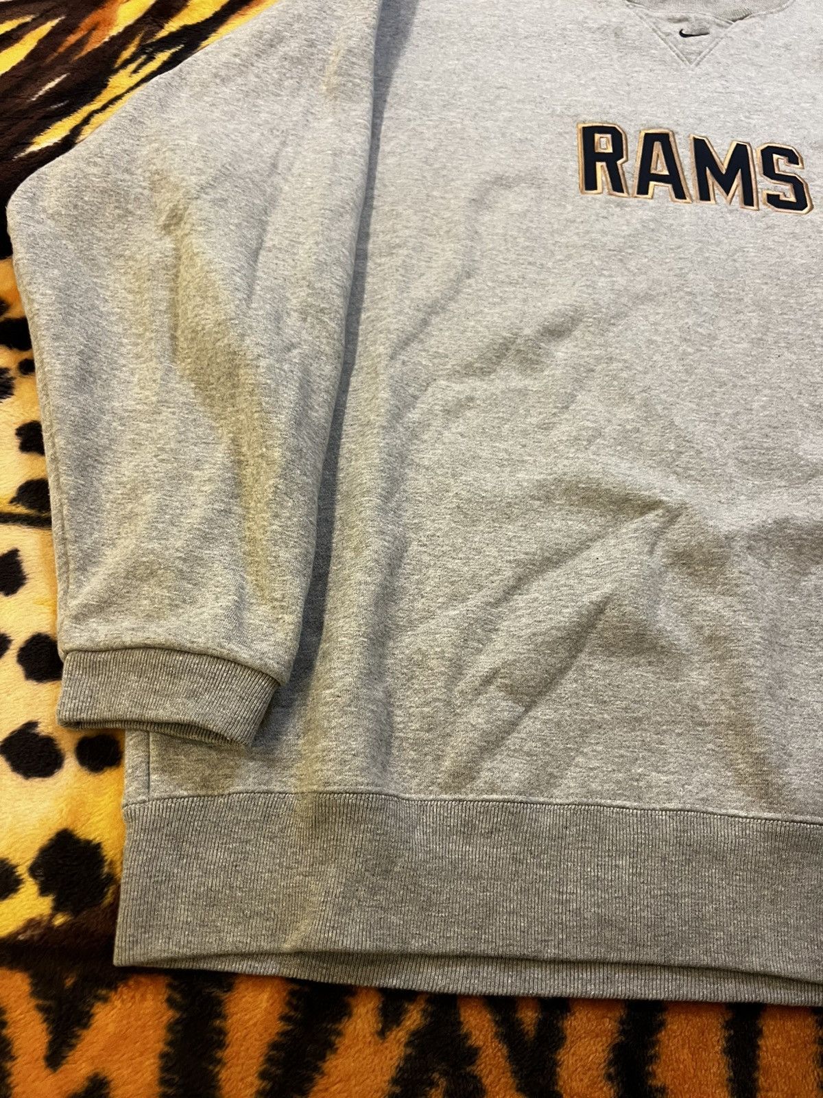 NFL × Nike × Vintage NIKE Center Check St. Louis Rams NFL Crewneck Size US XL / EU 56 / 4 - 4 Thumbnail