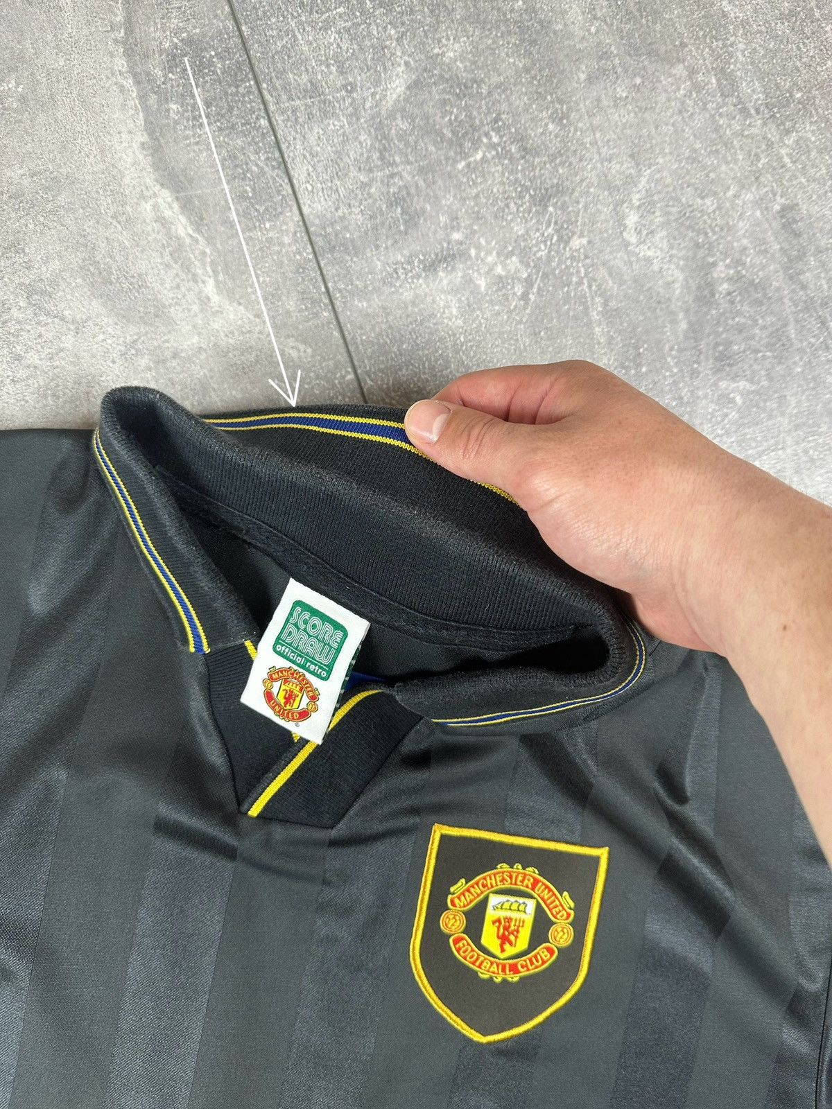 Other Score Draw Manchester United 1993/95 Retro Soccer Jersey Size US L / EU 52-54 / 3 - 8 Thumbnail