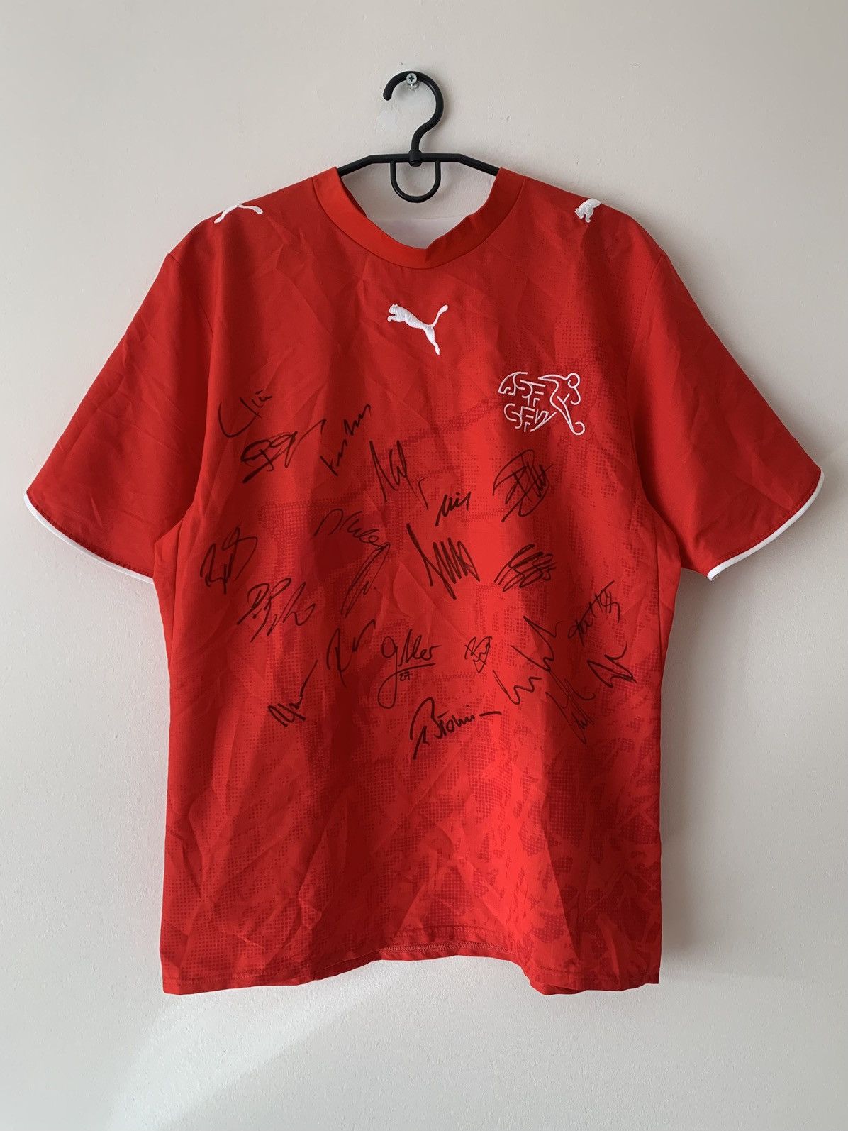 Puma 🔥PUMA SWITZERLAND 2006 2007 SIGNED PLAYERS TRIKOT JERSEY SWI Size US M / EU 48-50 / 2 - 2 Thumbnail